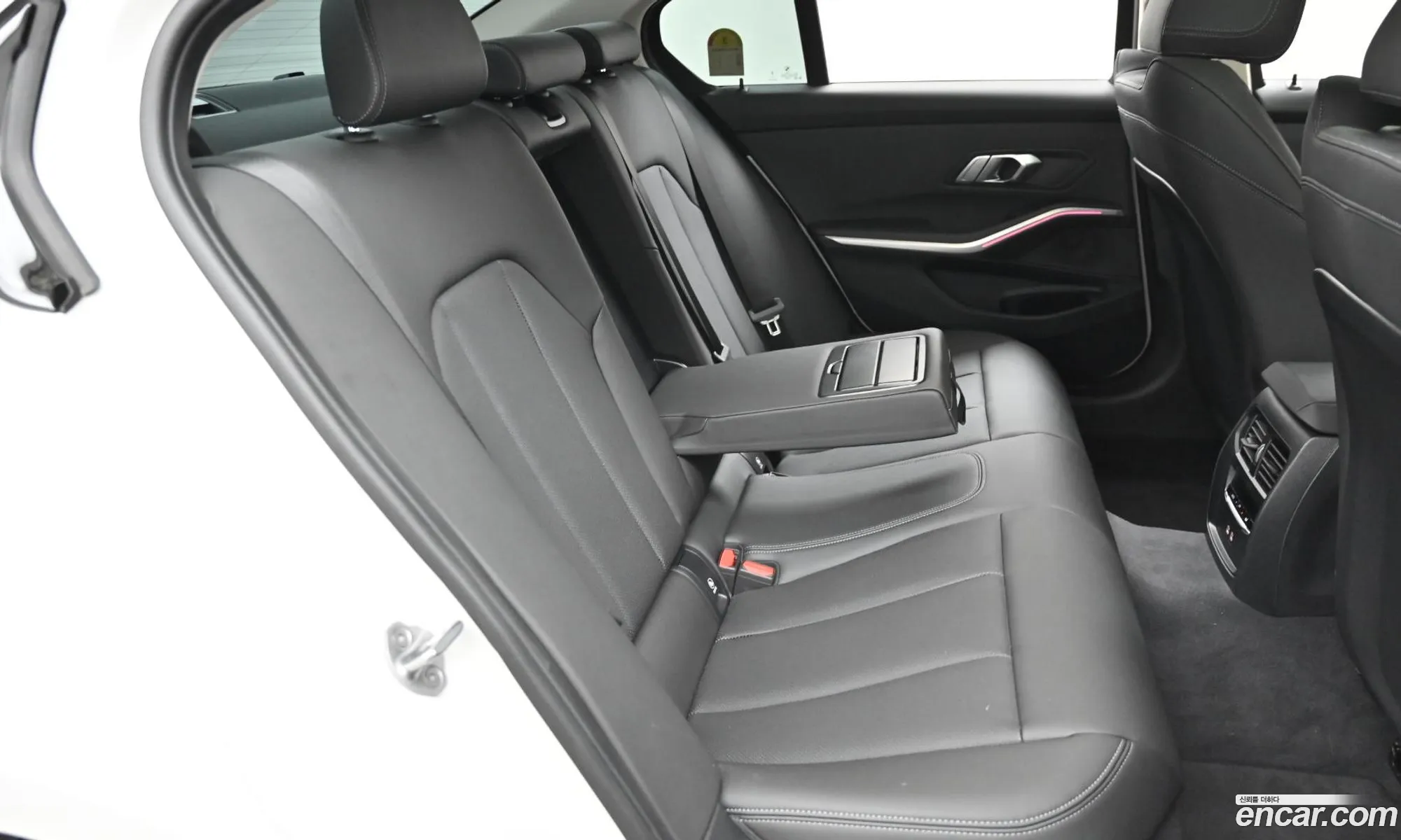 BMW 3 Series 2025 — 19