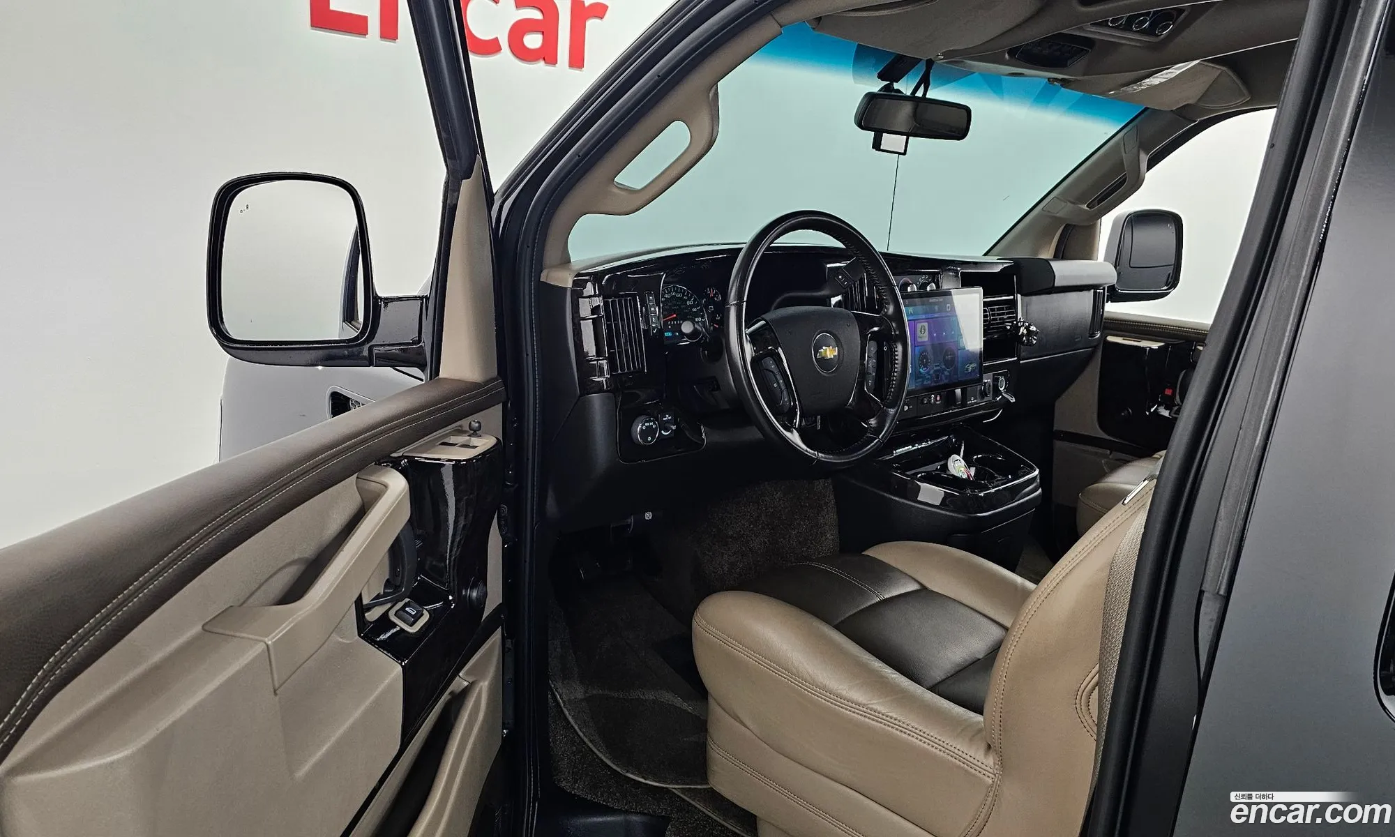 Chevrolet Express Van 2018 1GCWGAFG0J1160522 — 6