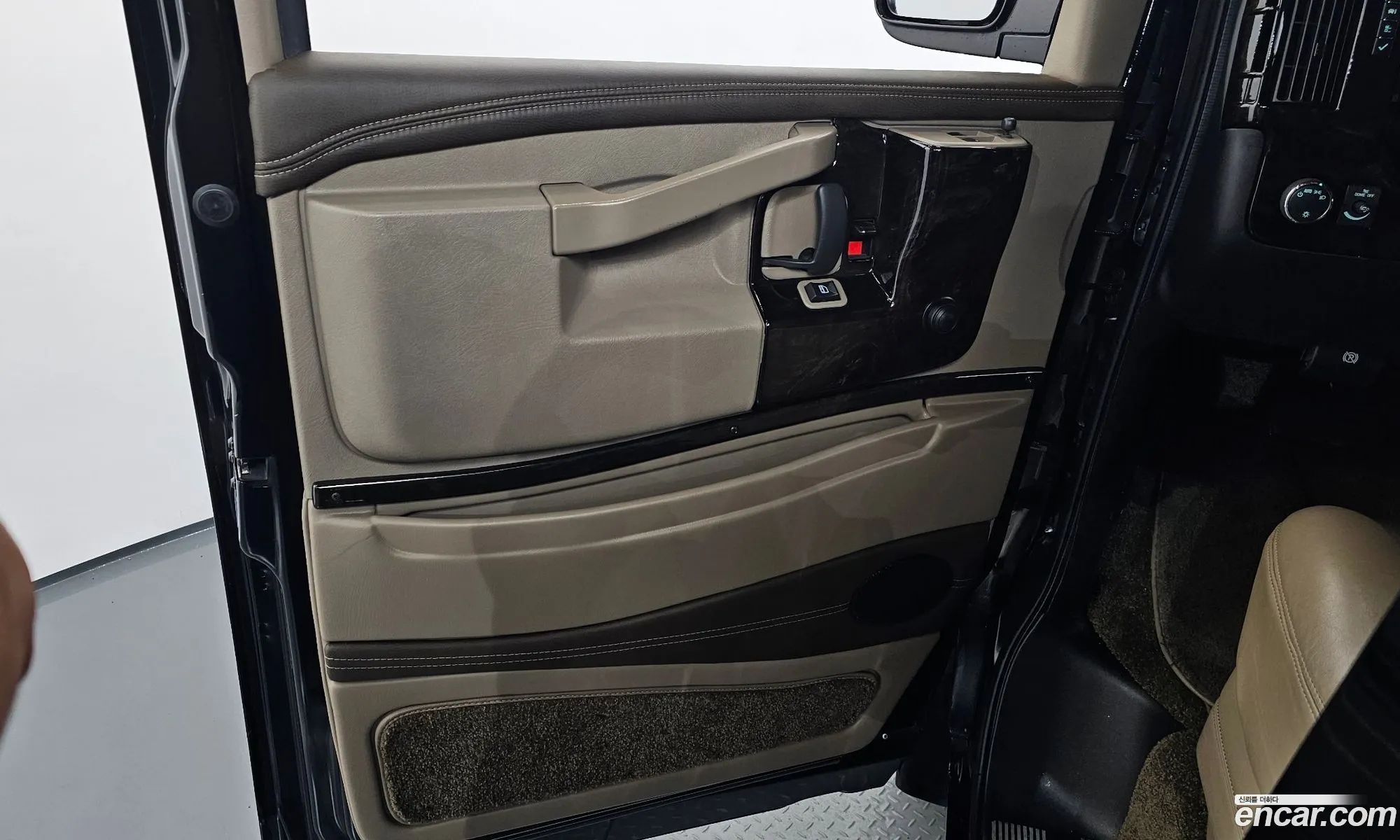 Chevrolet Express Van 2018 1GCWGAFG0J1160522 — 22