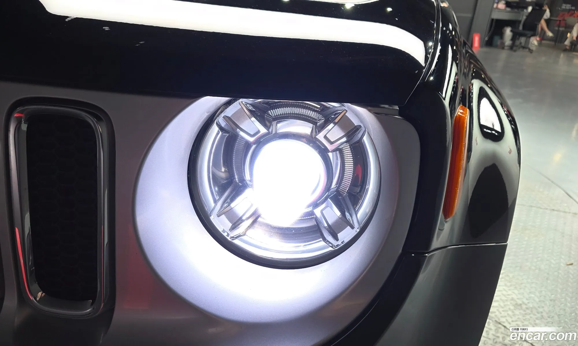 Jeep Renegade 2017 1C4BU0000HPG41377 — 4