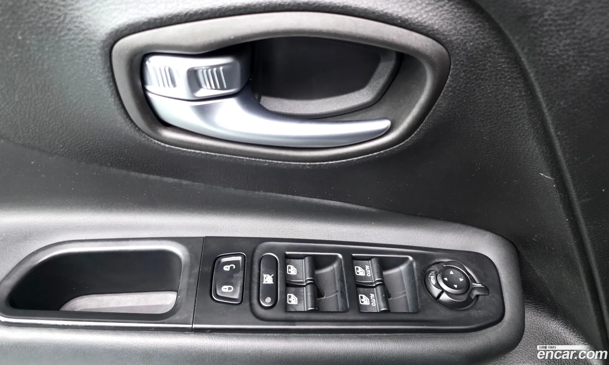 Jeep Renegade 2017 1C4BU0000HPG41377 — 25