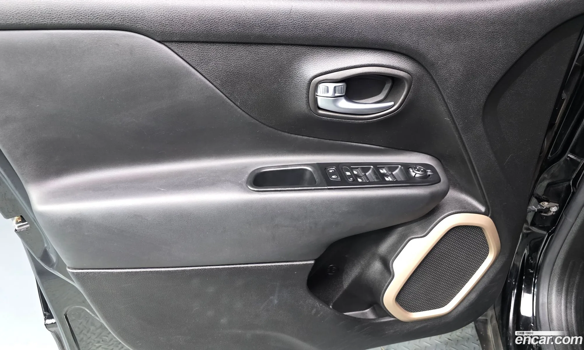 Jeep Renegade 2017 1C4BU0000HPG41377 — 27