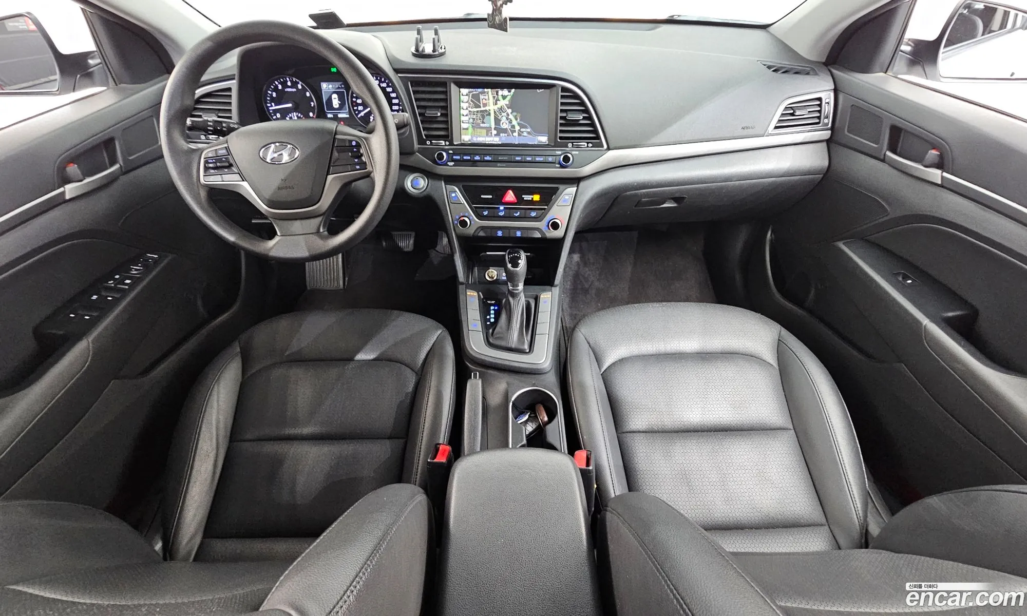 Hyundai Elantra AD 2017 — 3