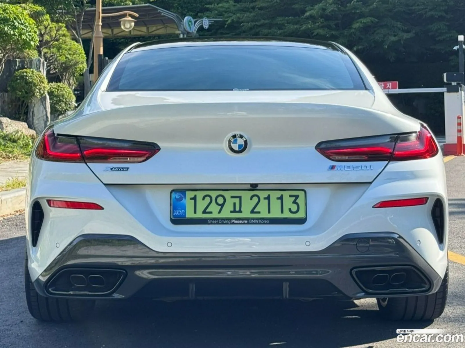 BMW 8 Series 2025 — 13