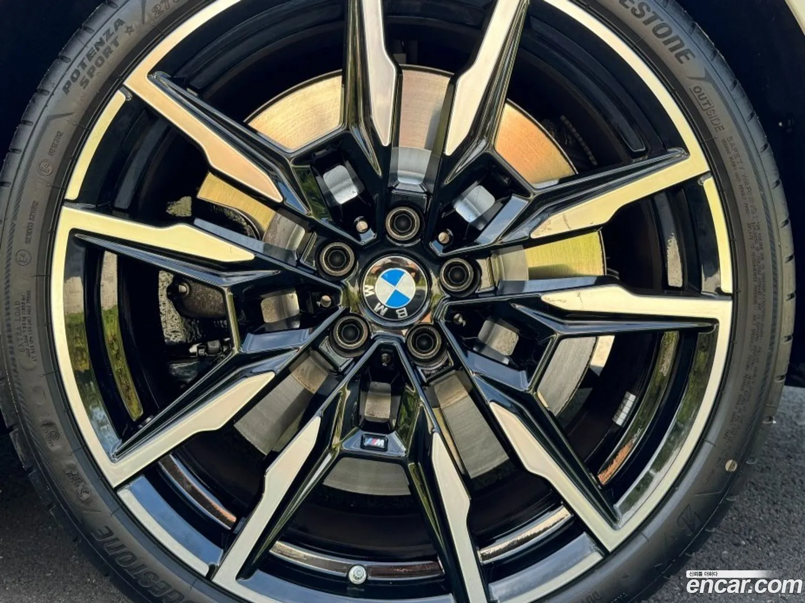 BMW 8 Series 2025 — 11