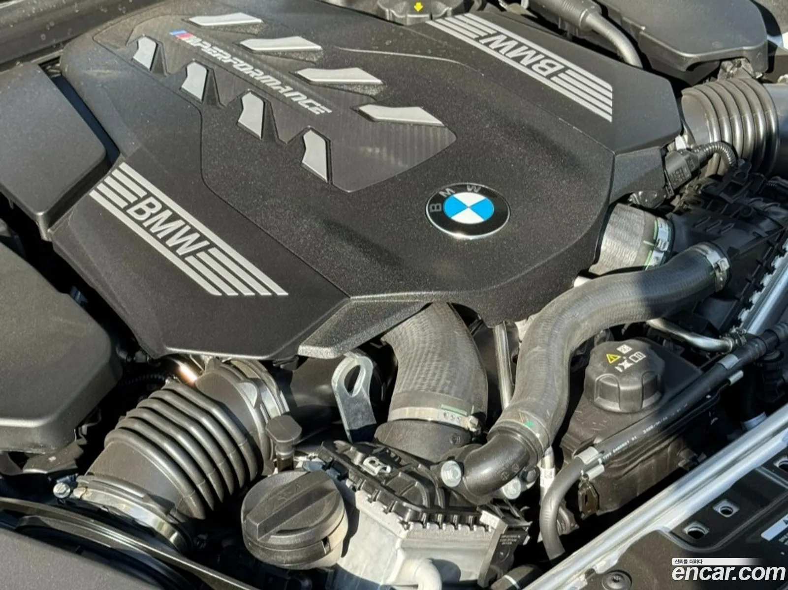 BMW 8 Series 2025 — 6