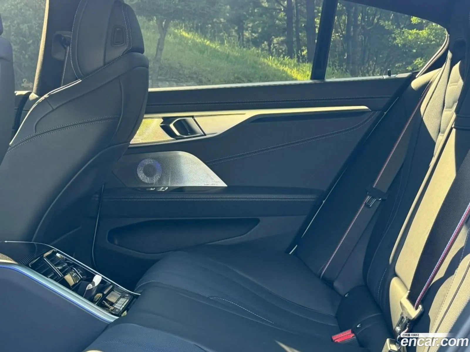 BMW 8 Series 2025 — 14