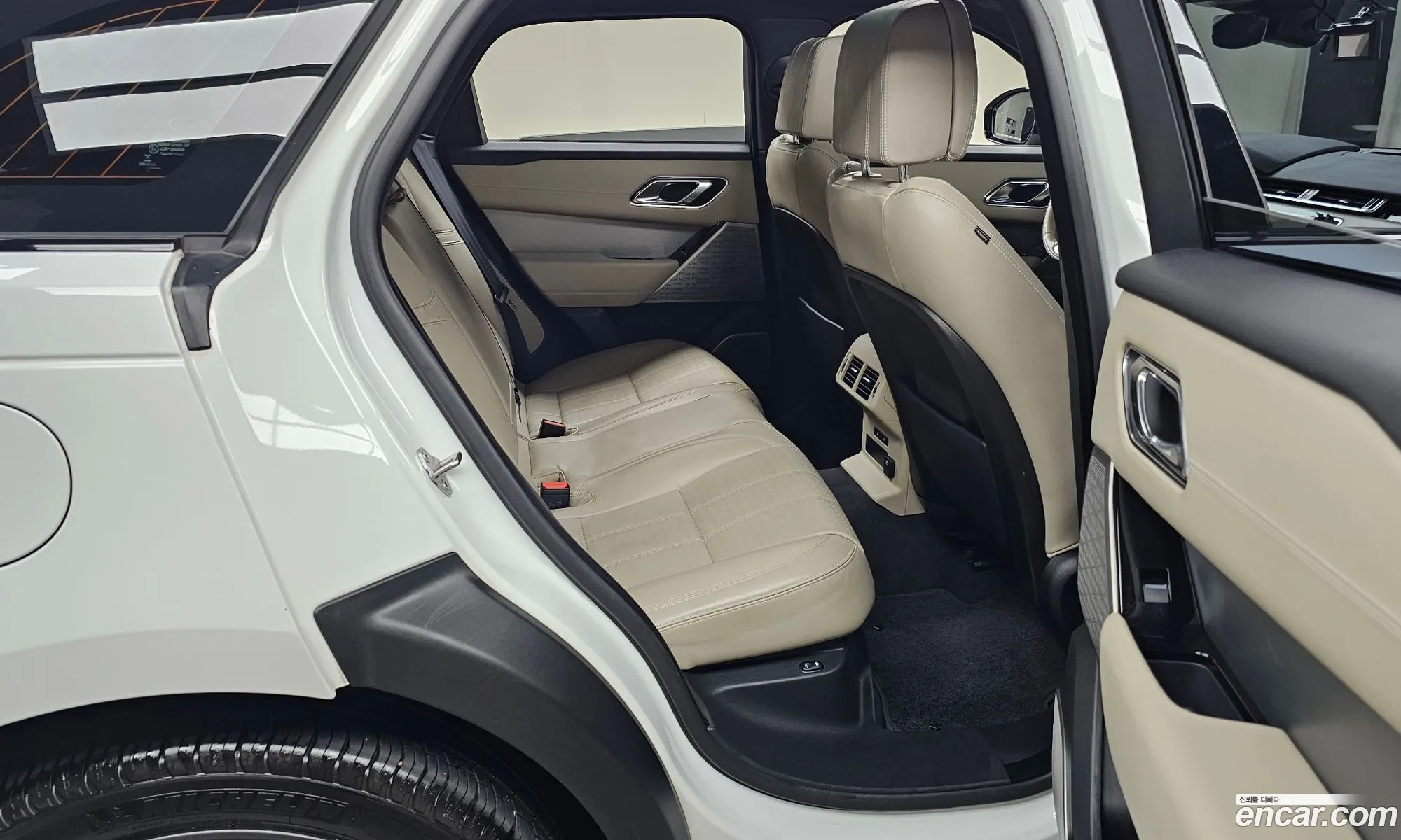 Land Rover Range Rover Velar 2018 — 23