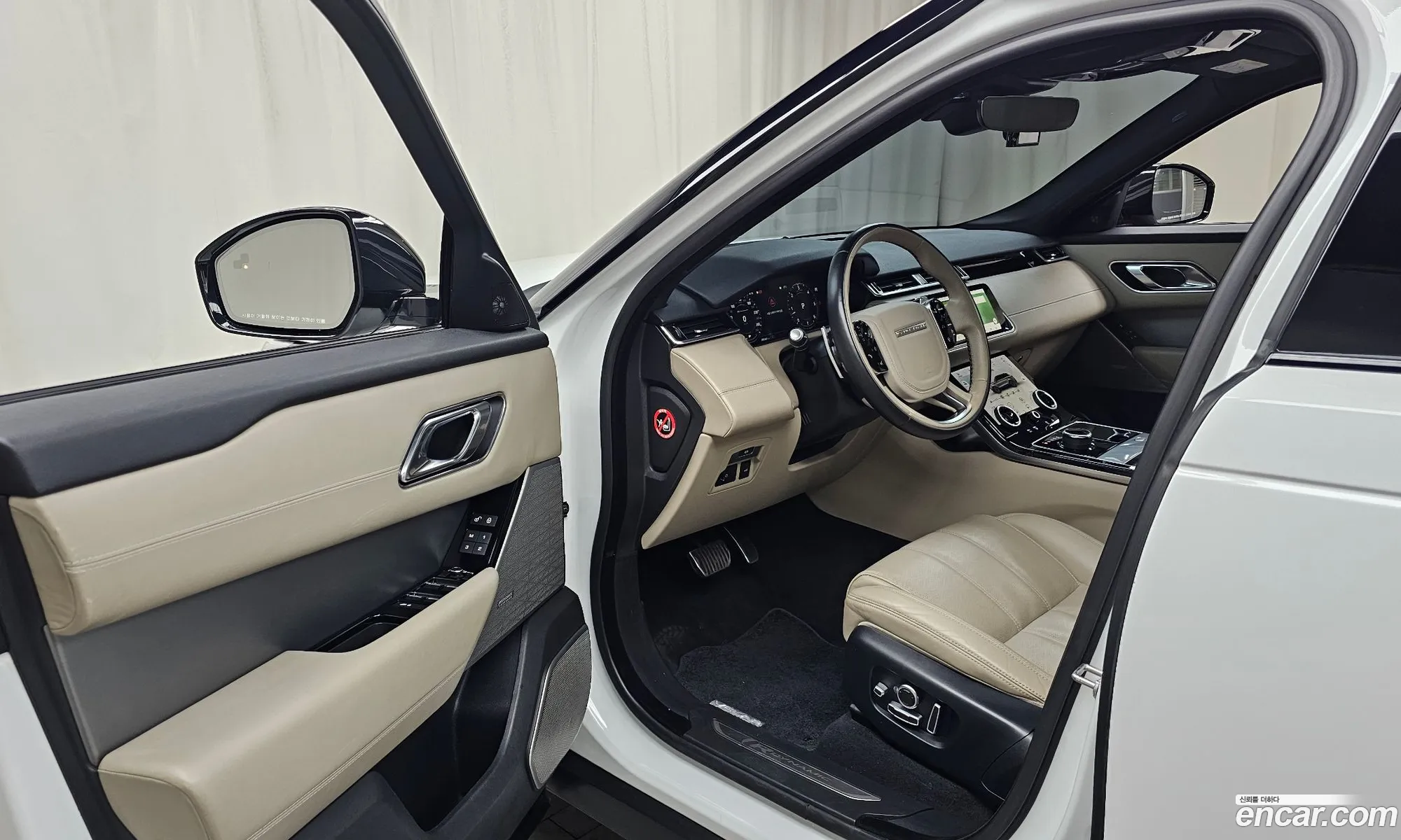 Land Rover Range Rover Velar 2018 — 15