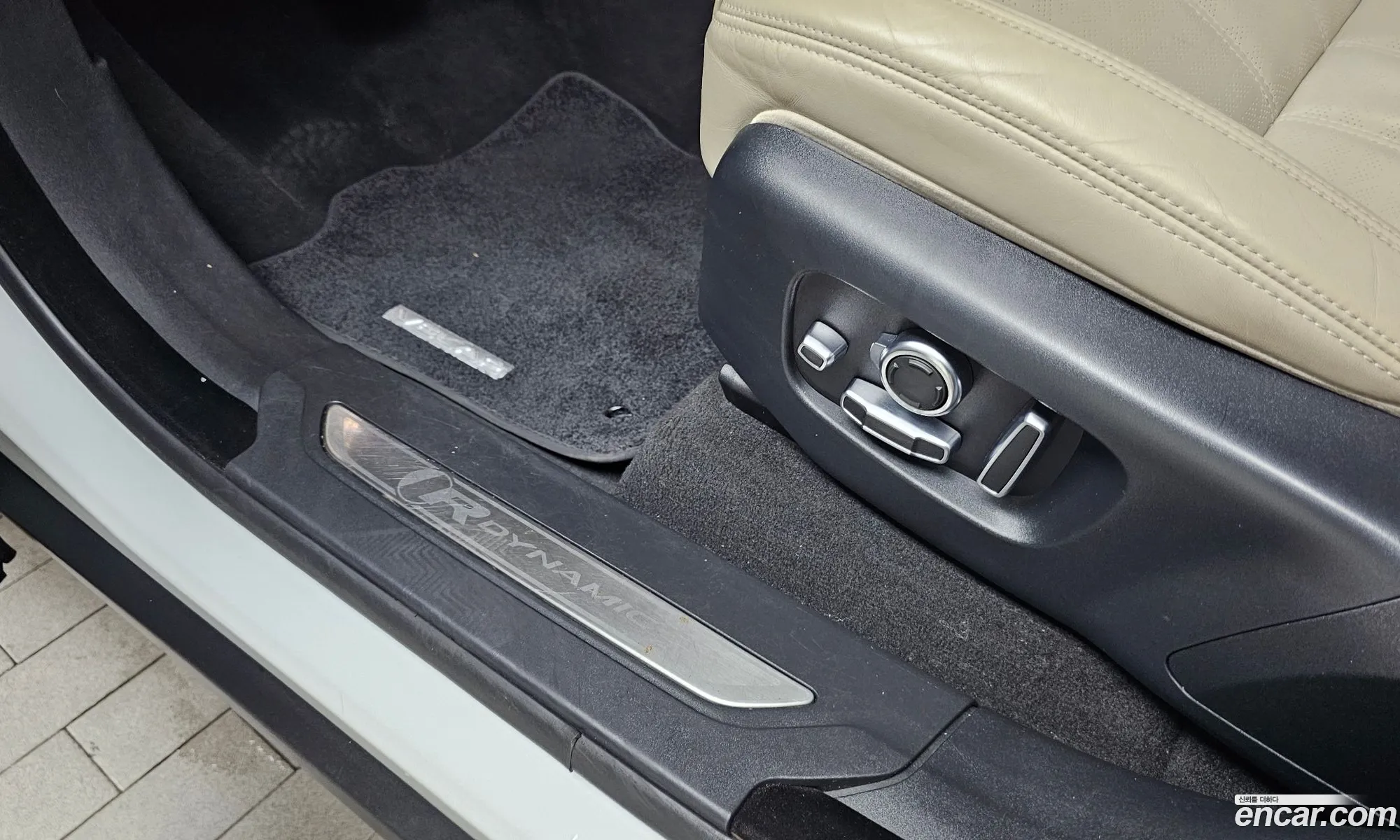 Land Rover Range Rover Velar 2018 — 33