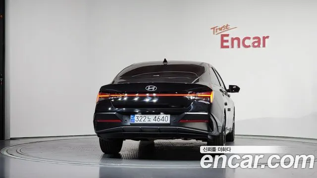 Hyundai Elantra 2024 — 3