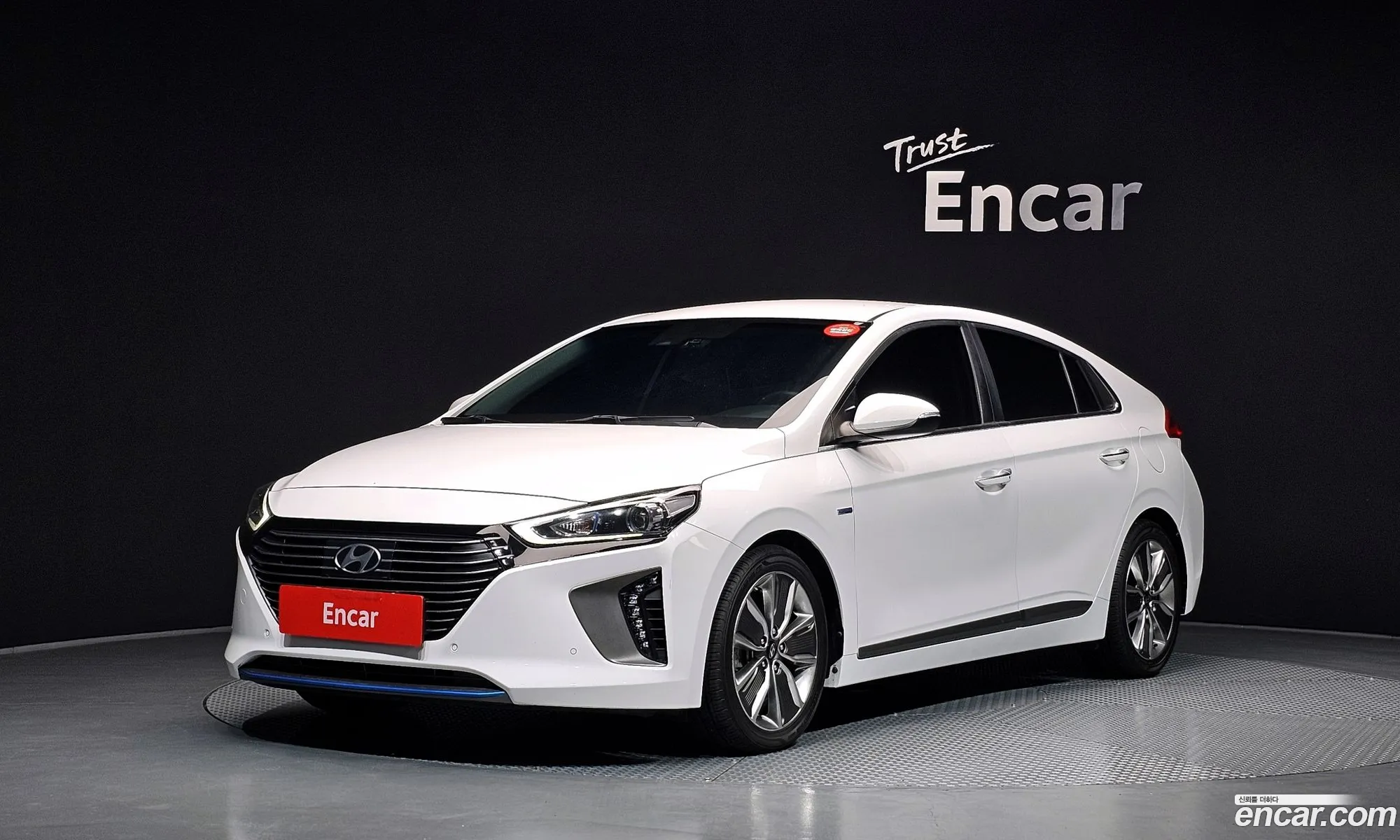 Hyundai Ioniq Hybrid 2016 — 2