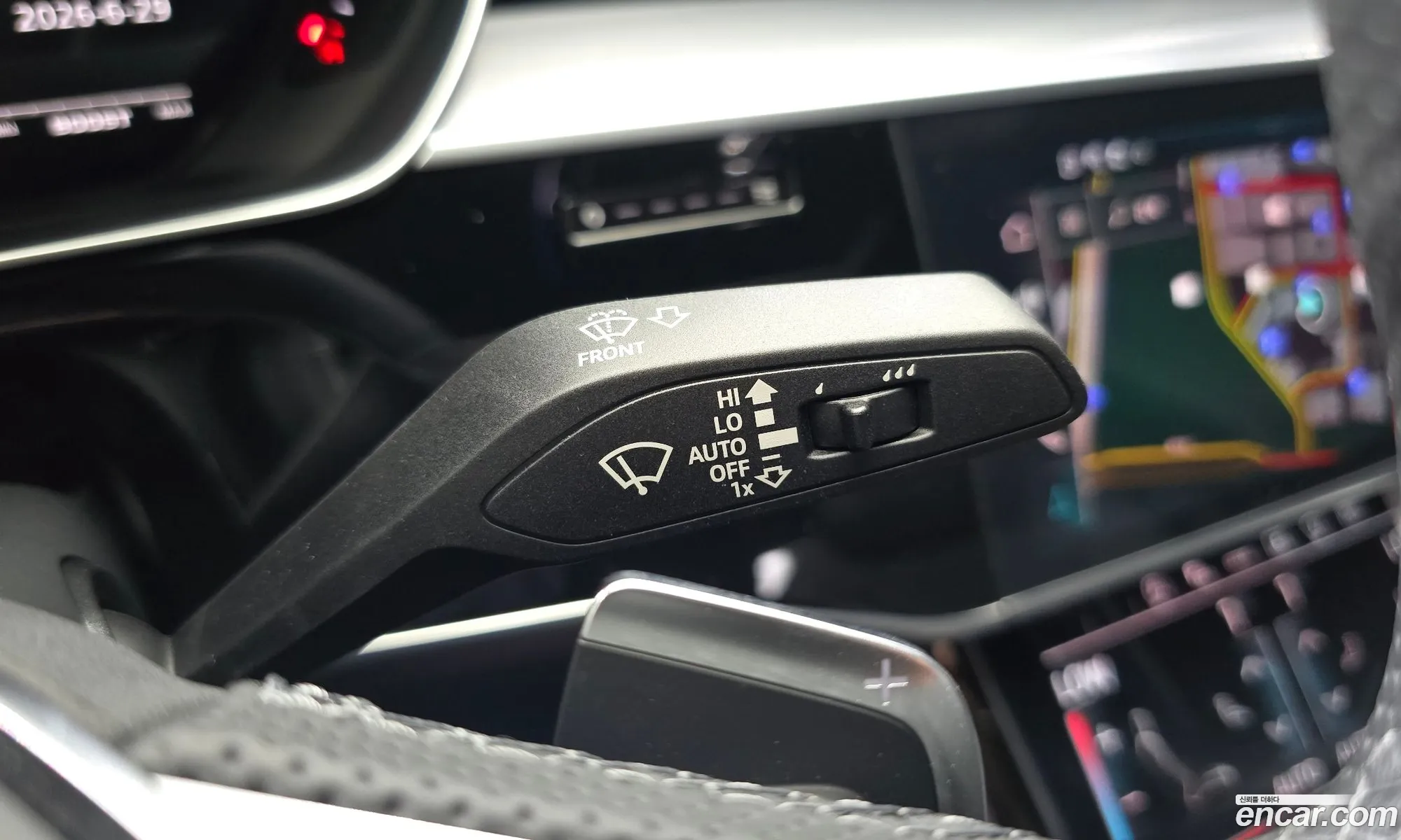 Audi S8 2025 WAUZZZF86SN011117 — 17