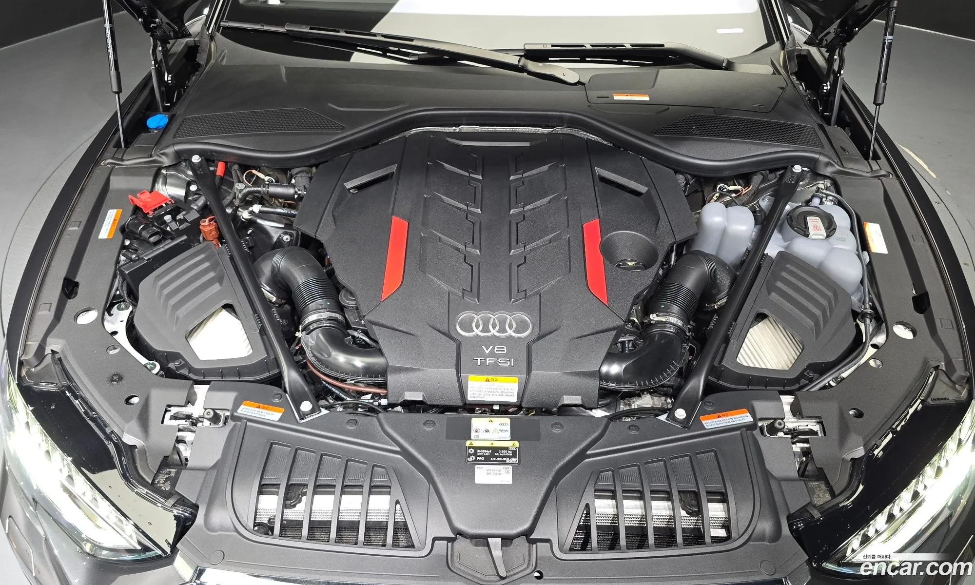 Audi S8 2025 WAUZZZF86SN011117 — 6
