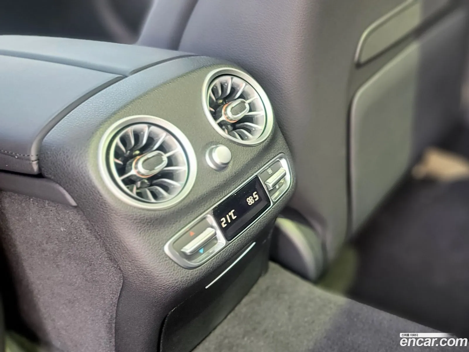 Mercedes-Benz E-Class W213 2022 — 17