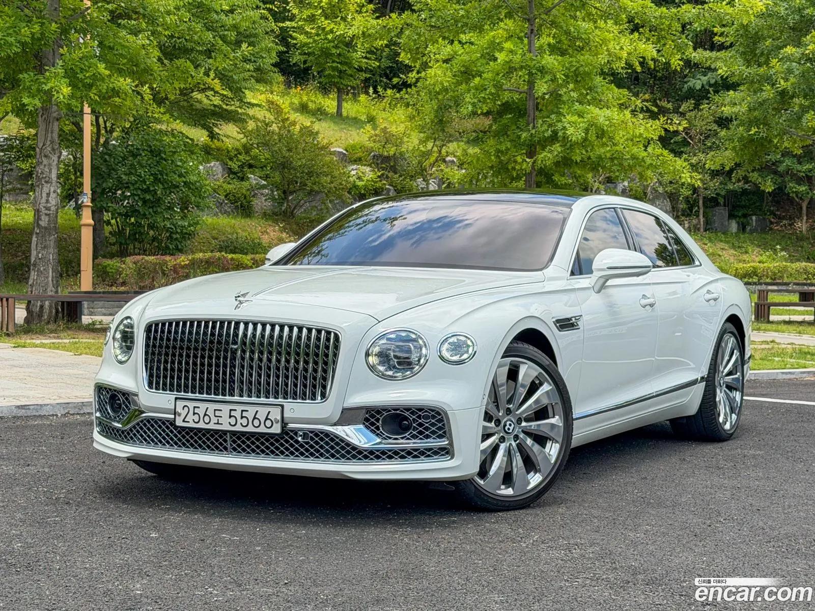 Bentley Flying Spur 2022 — 18
