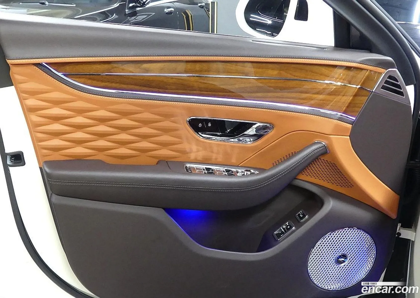 Bentley Flying Spur 2022 — 11