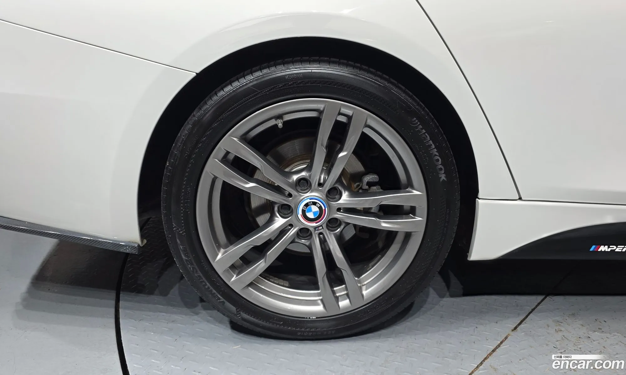BMW 3 Series 2017 — 17