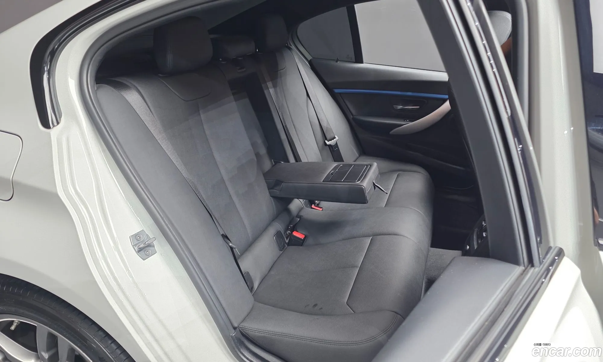 BMW 3 Series 2017 — 18