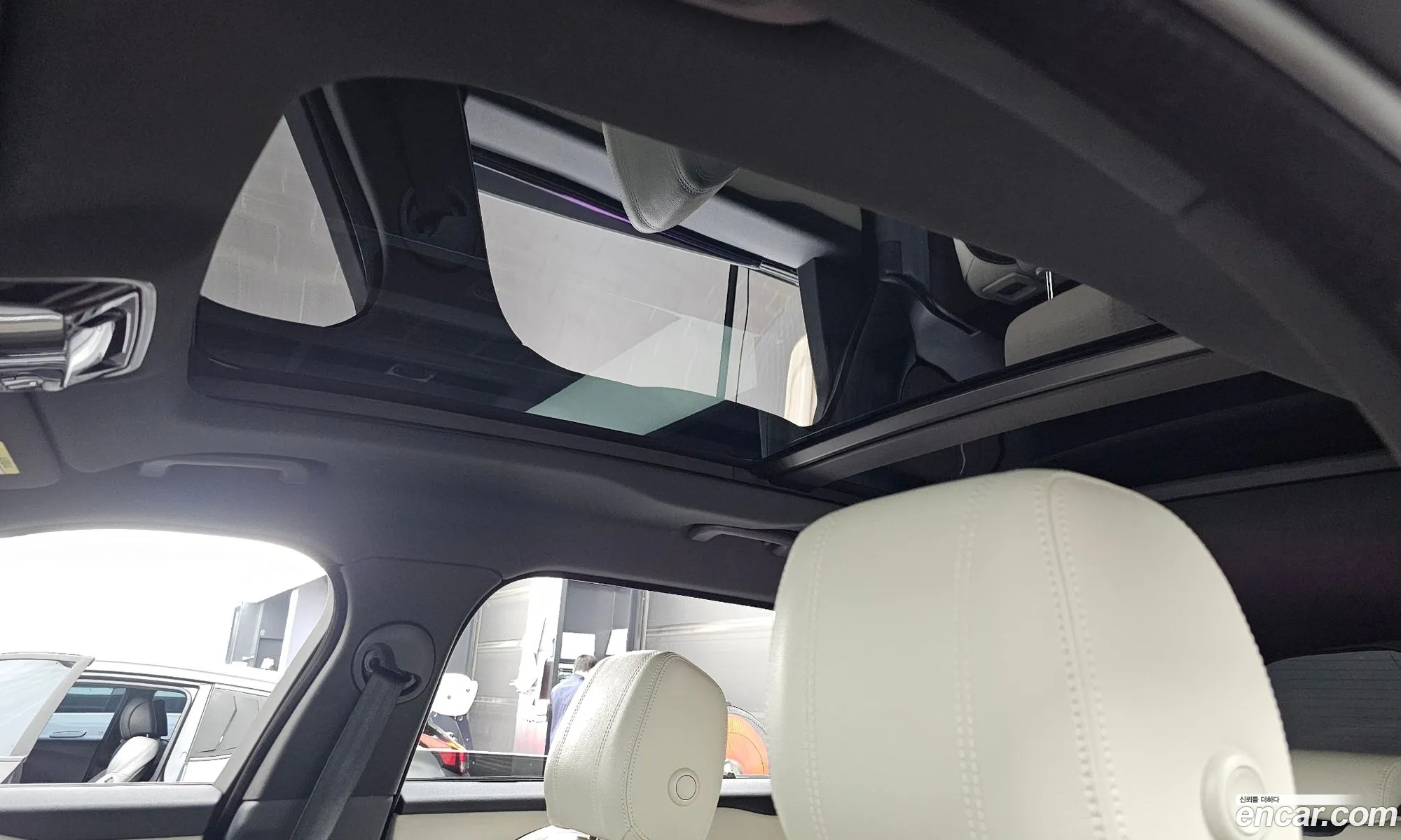 Land Rover Range Rover Velar 2018 — 31