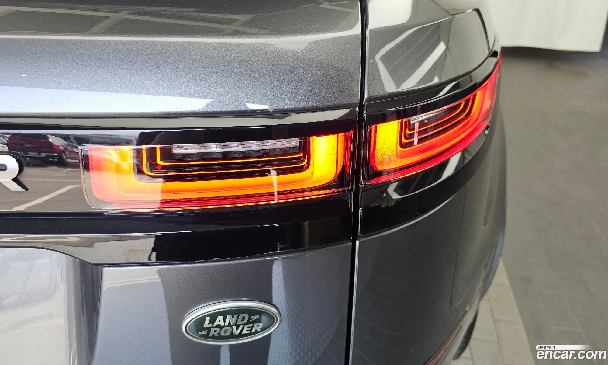 Land Rover Range Rover Velar 2018 — 32