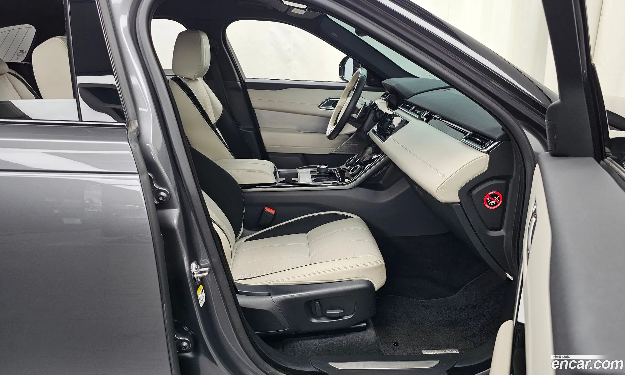 Land Rover Range Rover Velar 2018 — 10