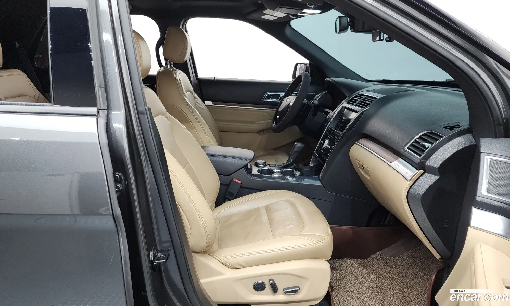 Ford Explorer 2017 1FM5K8F82HGC72026 — 12