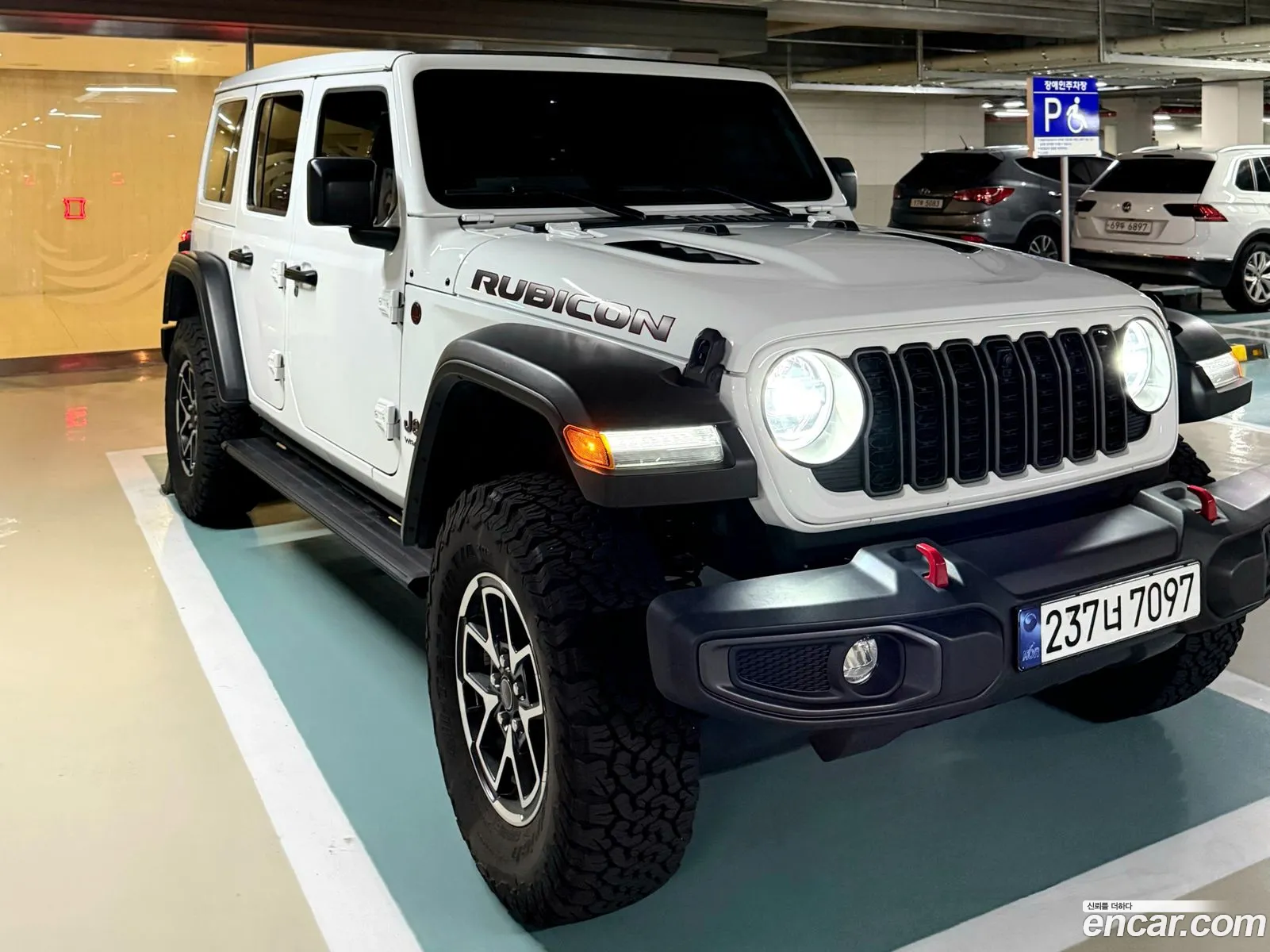 Jeep Wrangler 2024 — 4