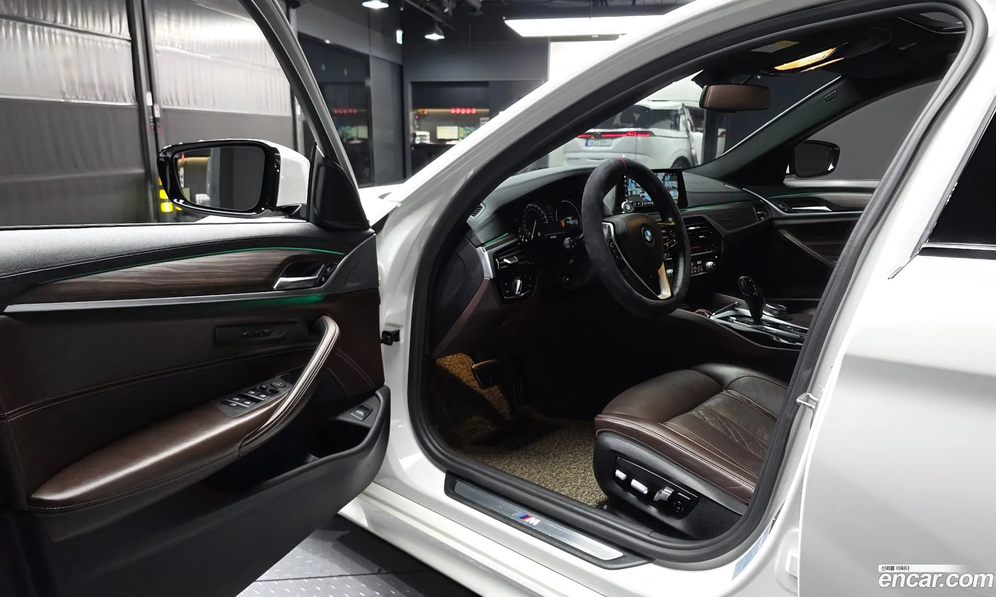 BMW 5 Series 2017 — 14