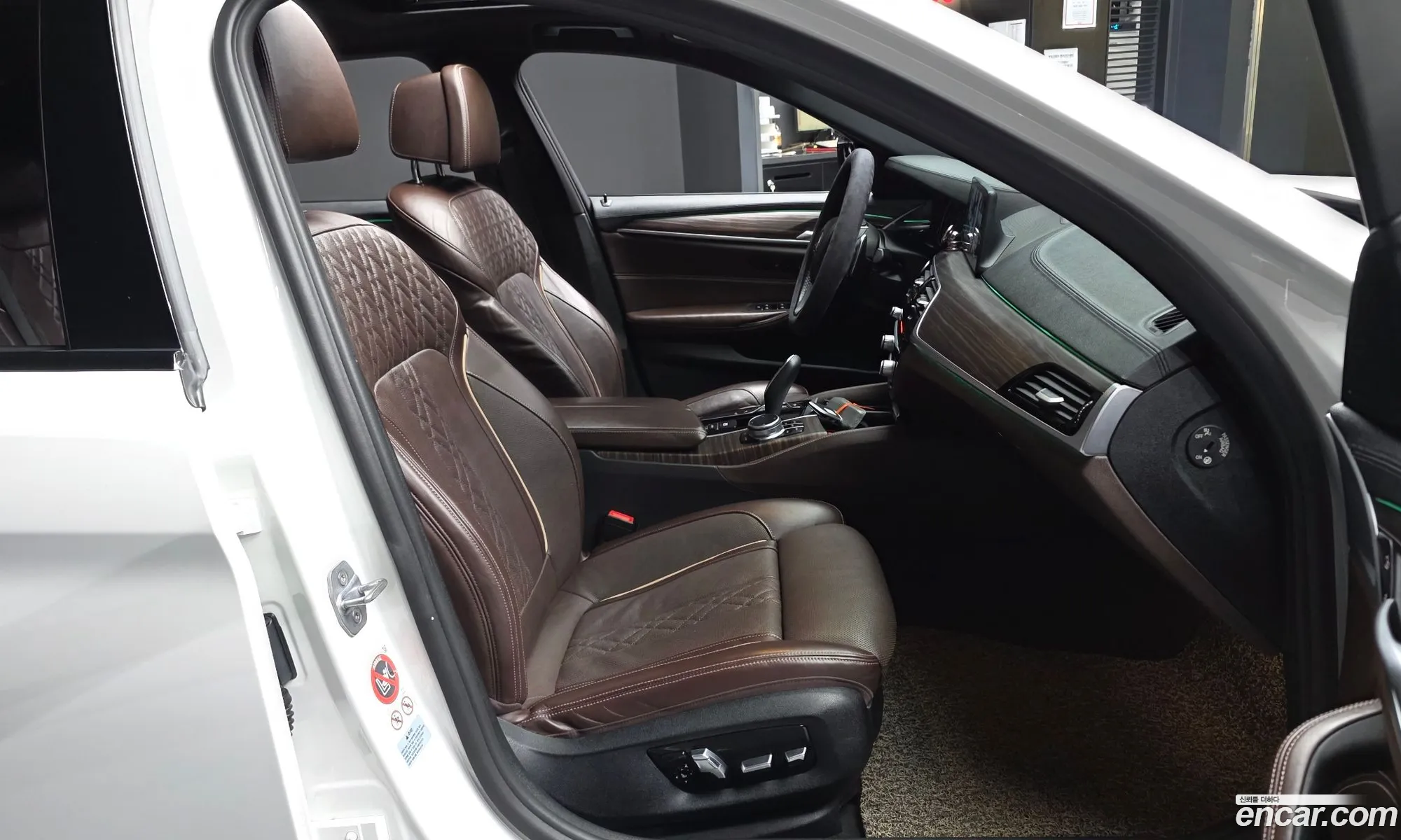 BMW 5 Series 2017 — 17