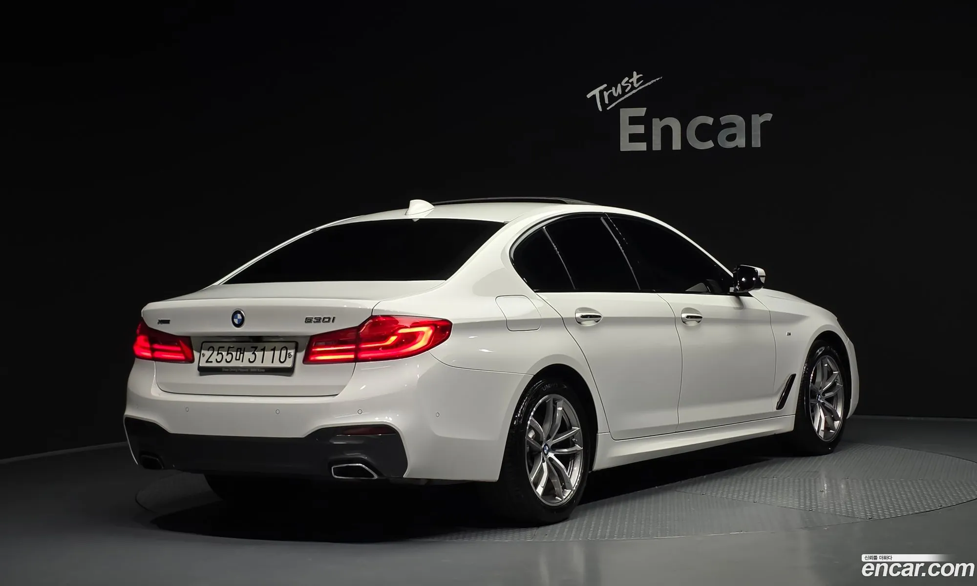 BMW 5 Series 2017 — 12