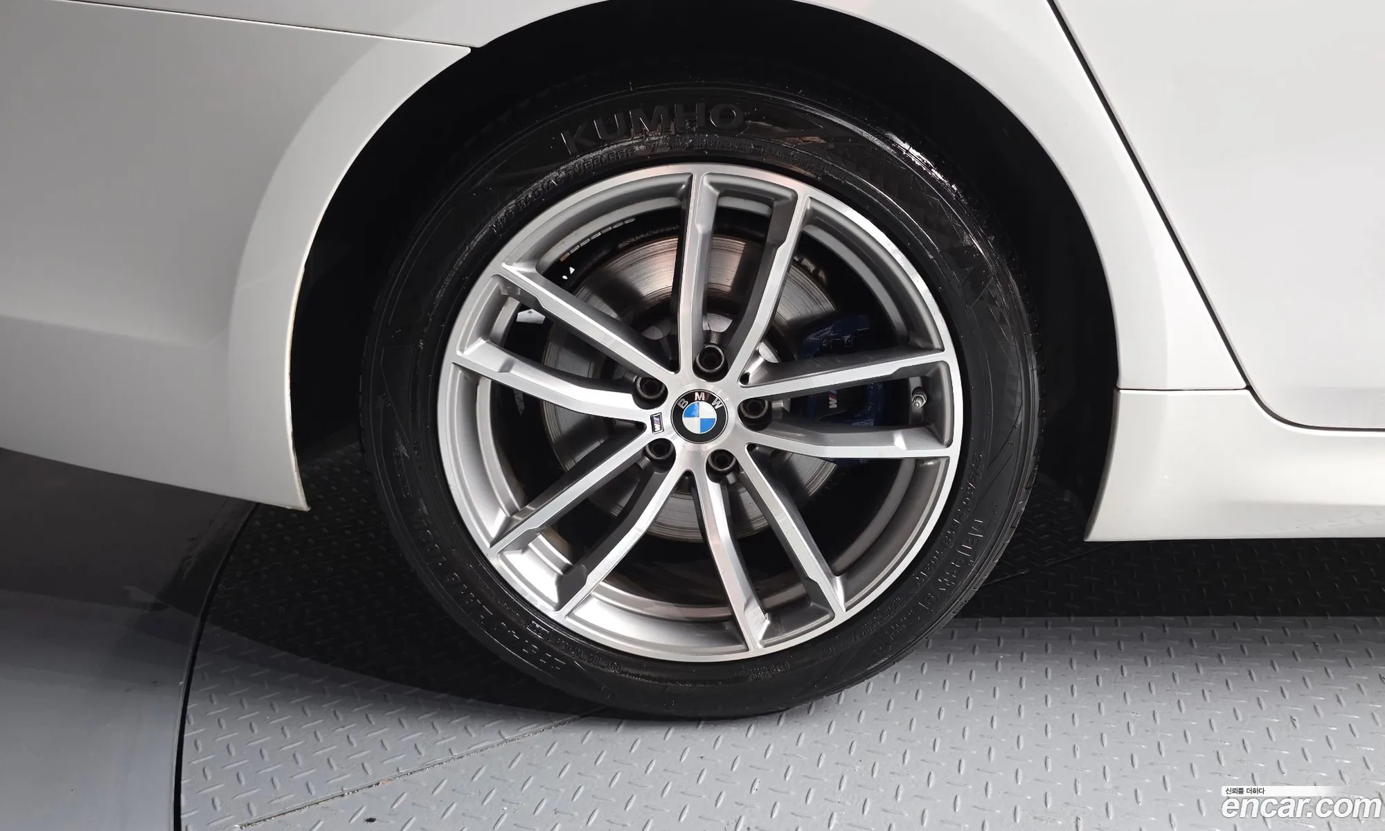 BMW 5 Series 2017 — 11