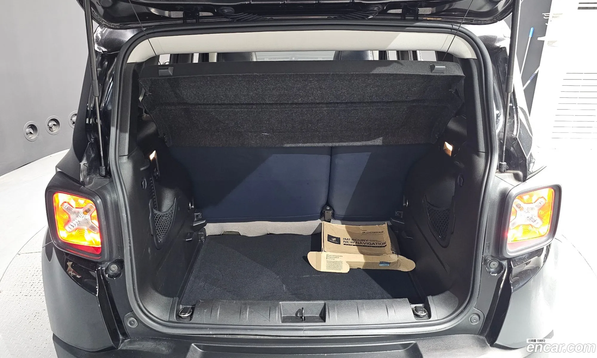 Jeep Renegade 2016 1C4BU0000GPD58512 — 31