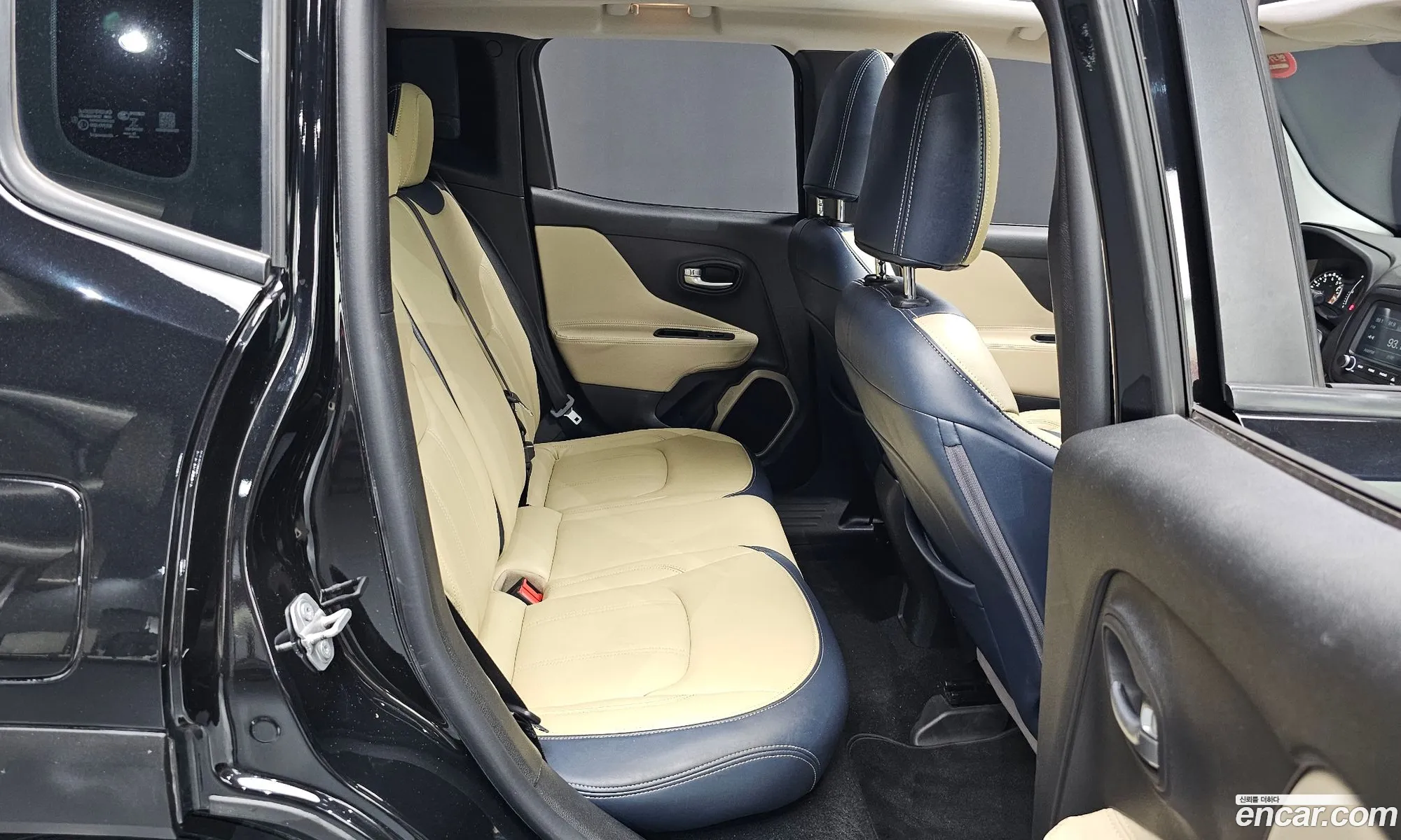 Jeep Renegade 2016 1C4BU0000GPD58512 — 3