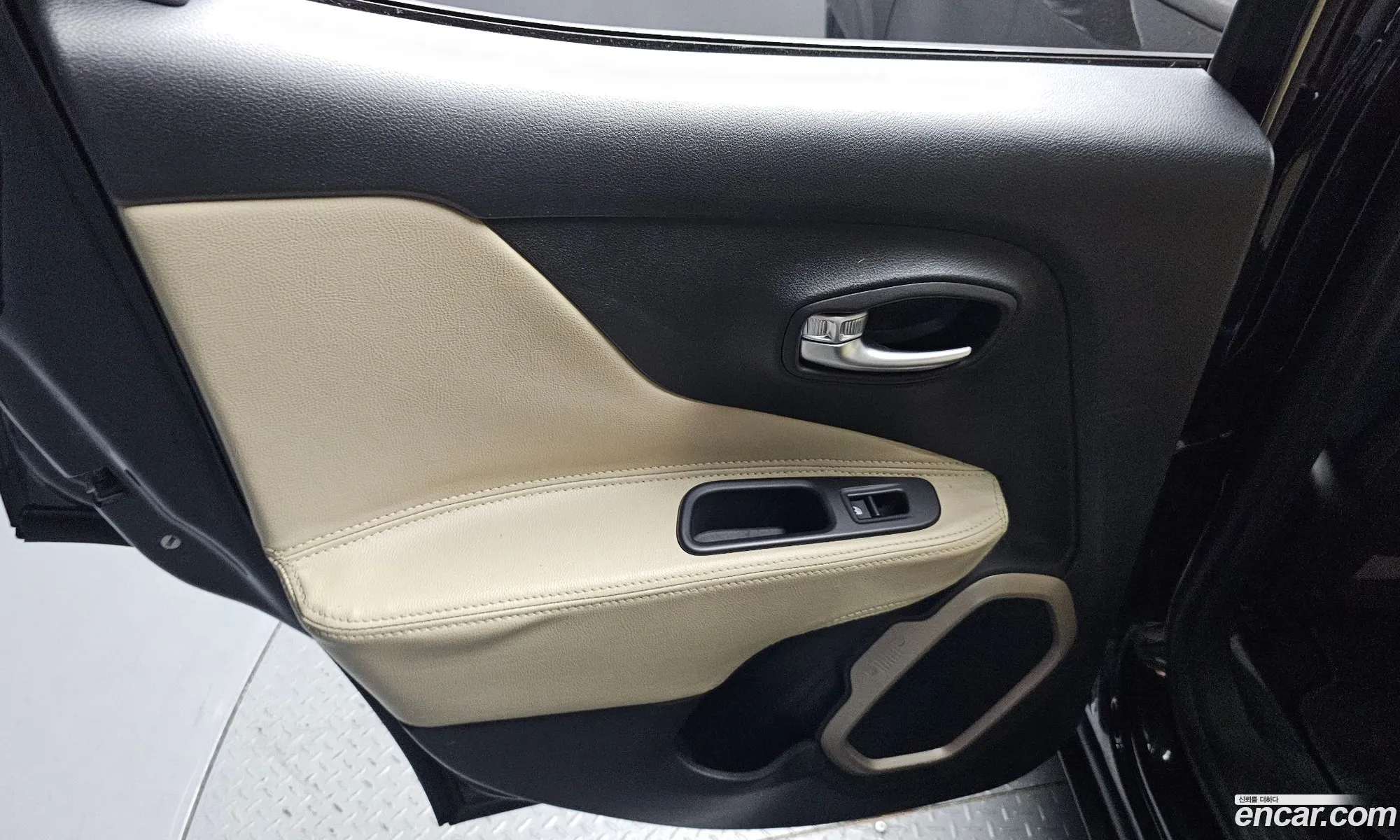Jeep Renegade 2016 1C4BU0000GPD58512 — 11