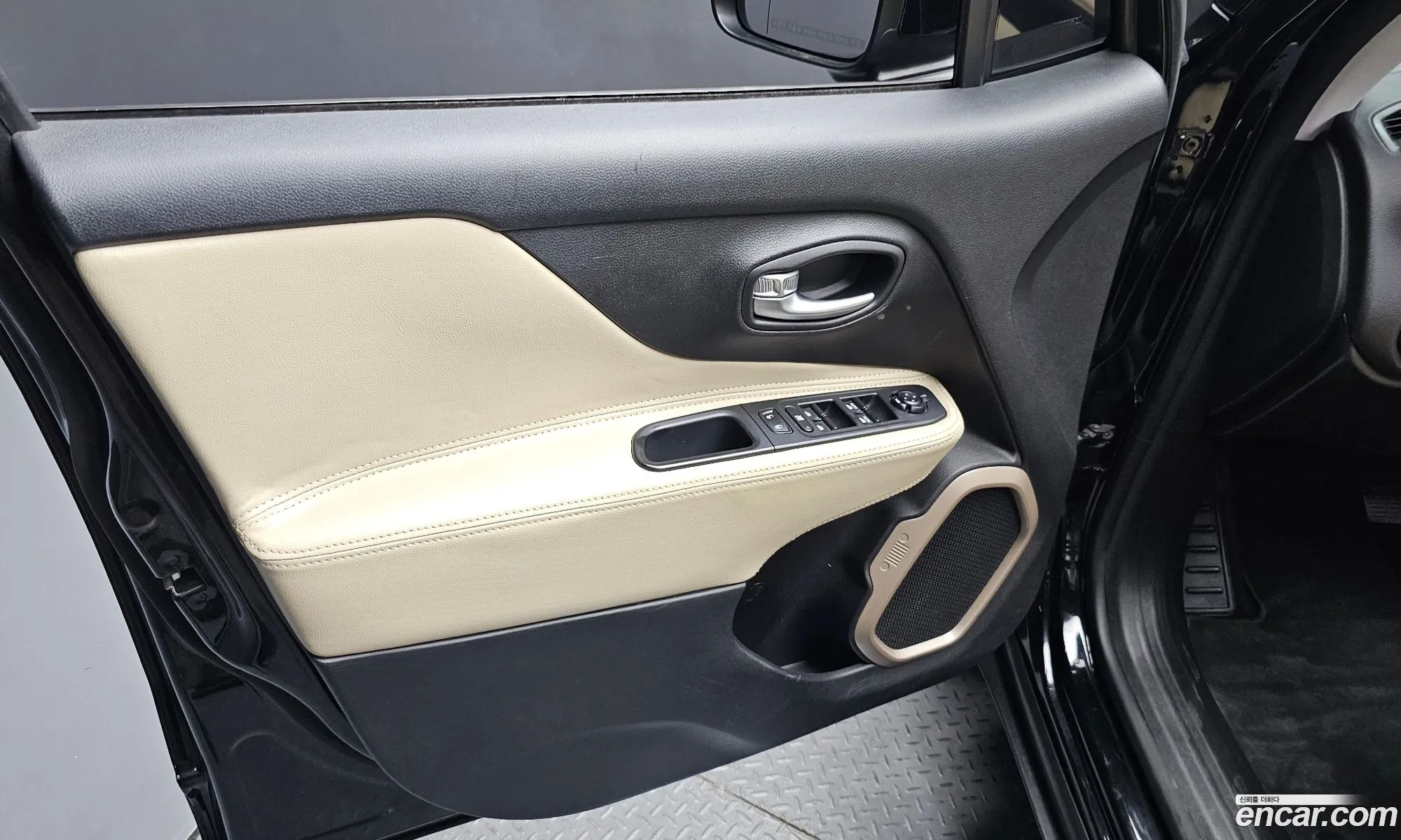 Jeep Renegade 2016 1C4BU0000GPD58512 — 20