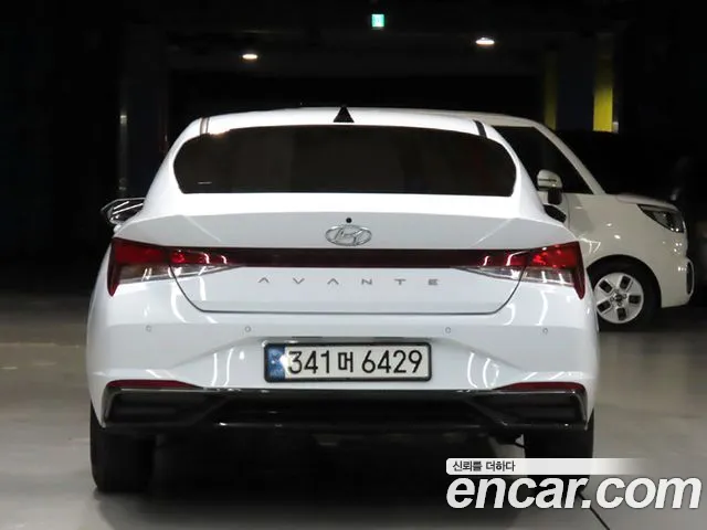 Hyundai Elantra 2021 — 3