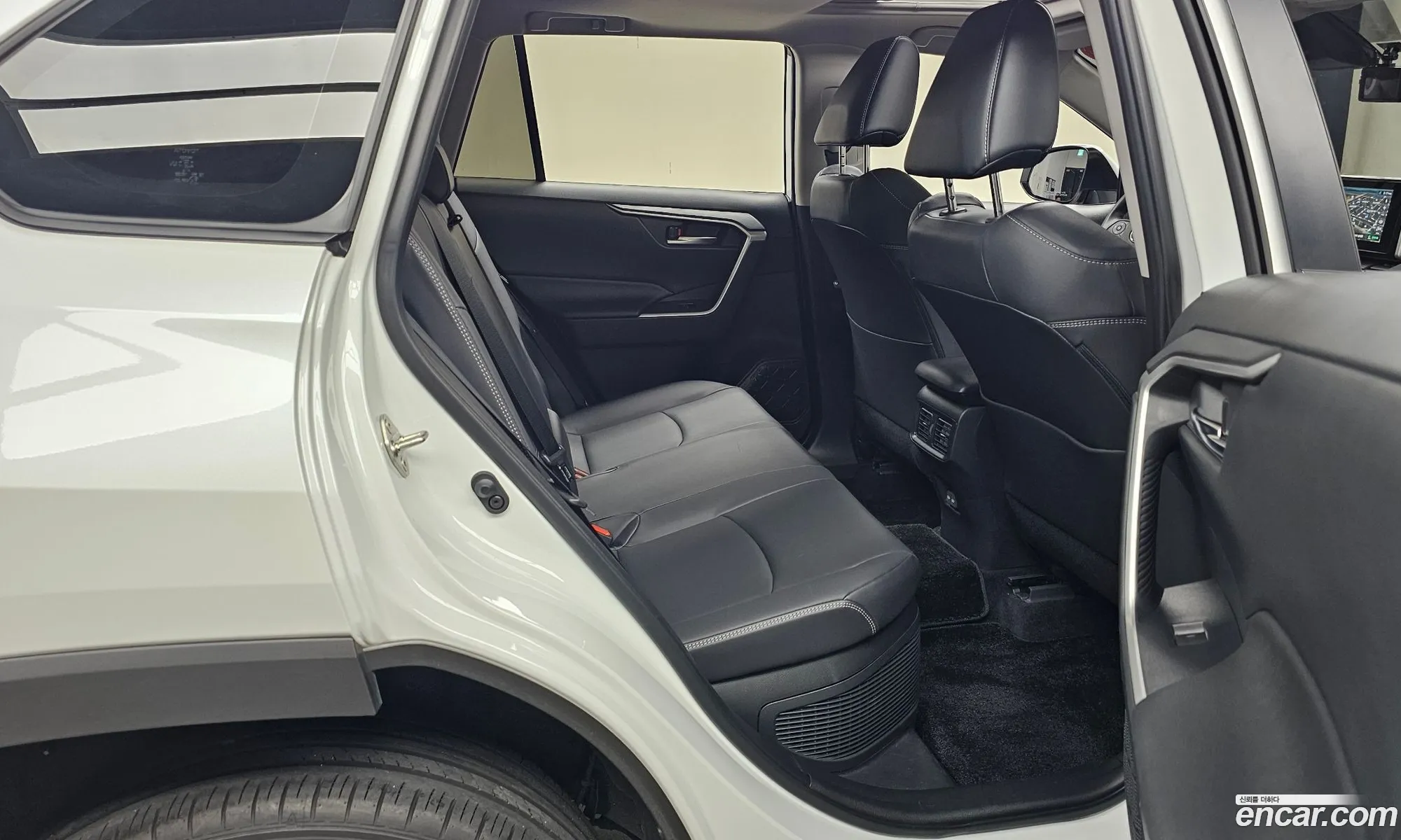 Toyota RAV4 2024 — 2
