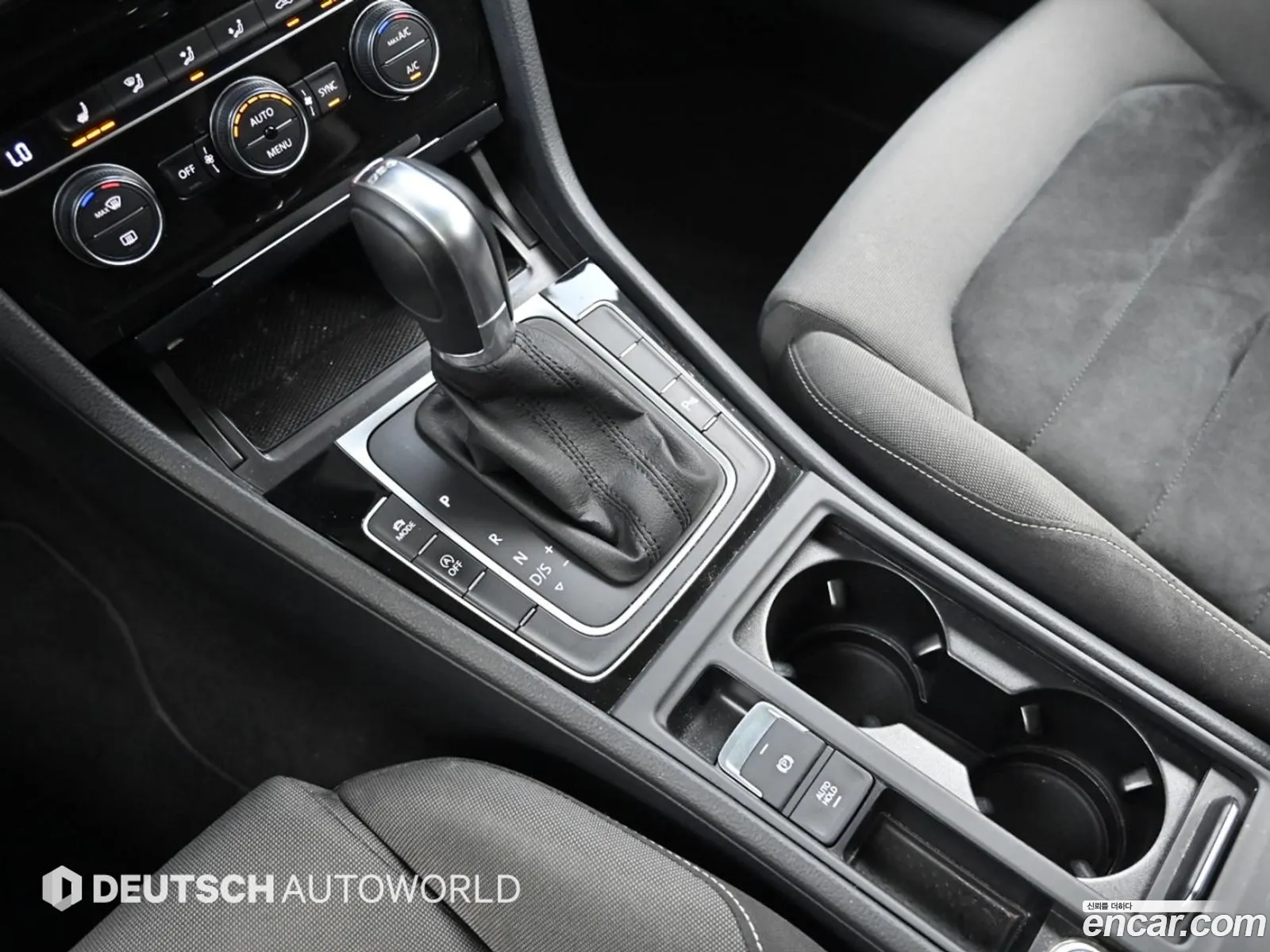 Volkswagen Golf 7th Gen 2015 — 2
