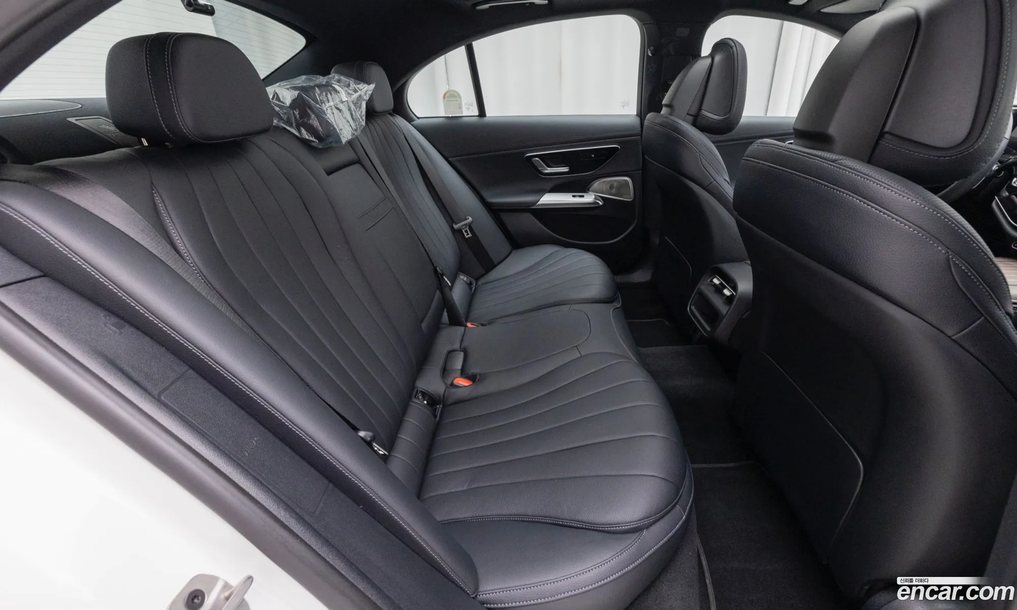 Mercedes-Benz E-Class W214 2025 — 13