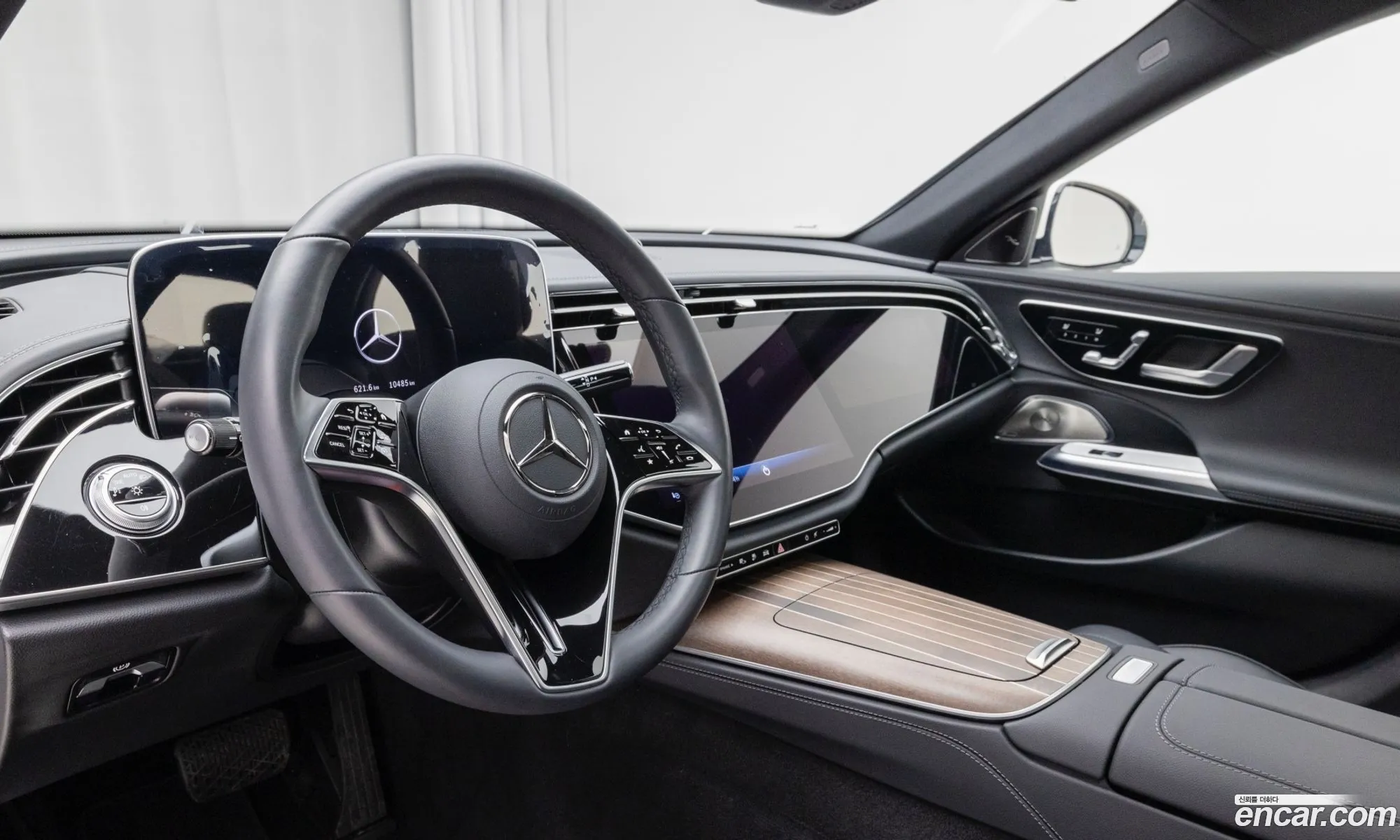Mercedes-Benz E-Class W214 2025 — 14