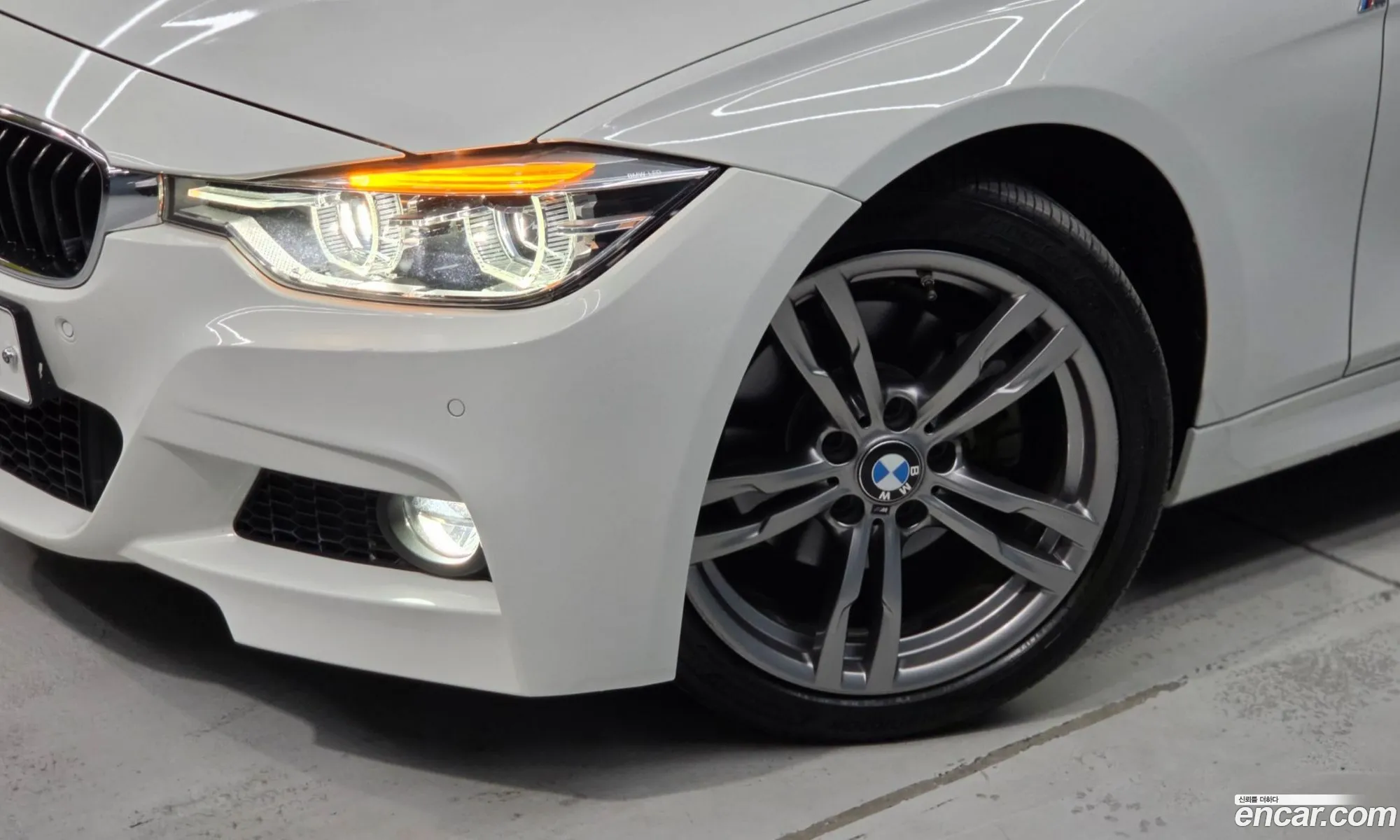 BMW 3 Series 2018 — 11