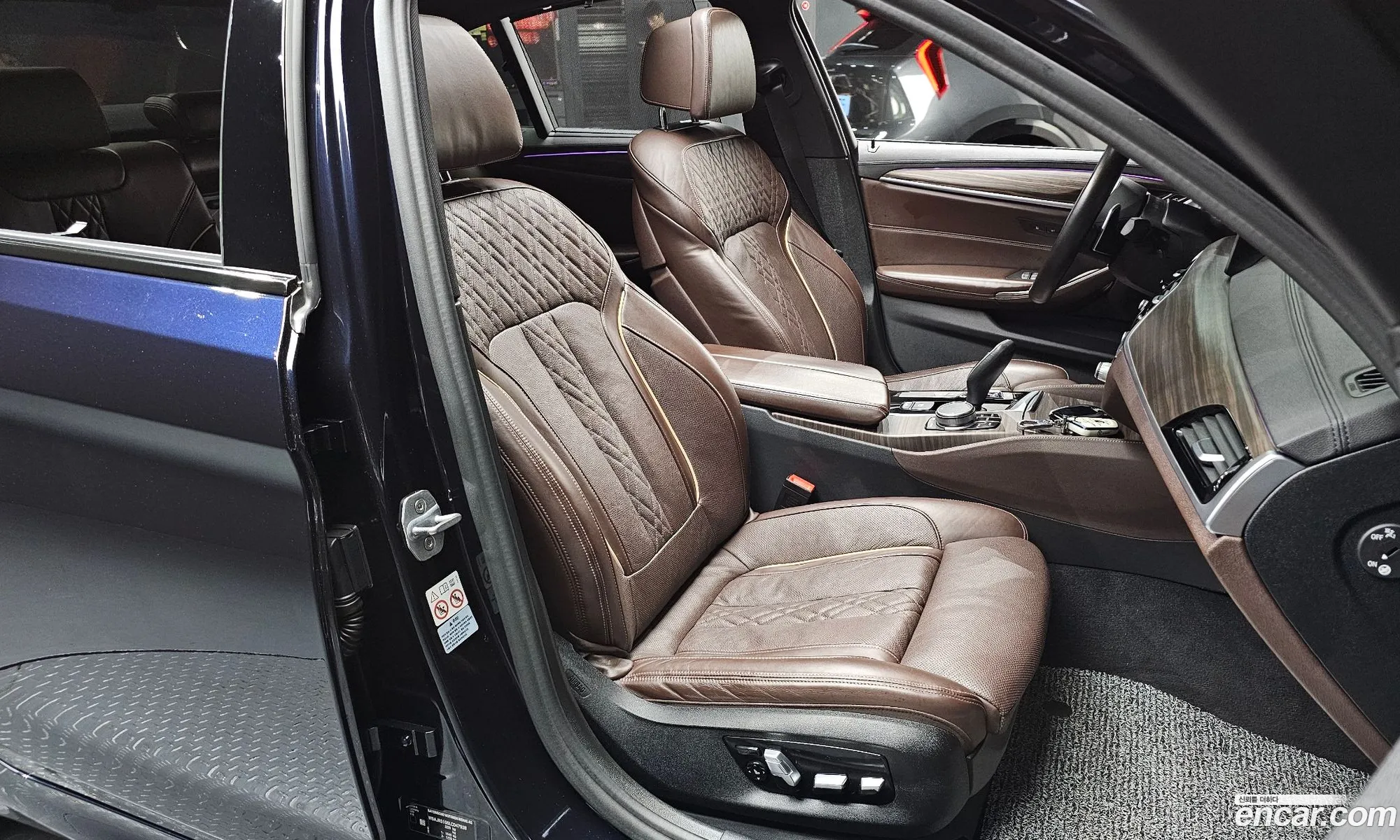 BMW 5 Series 2019 WBAJR5106LCD47938 — 30