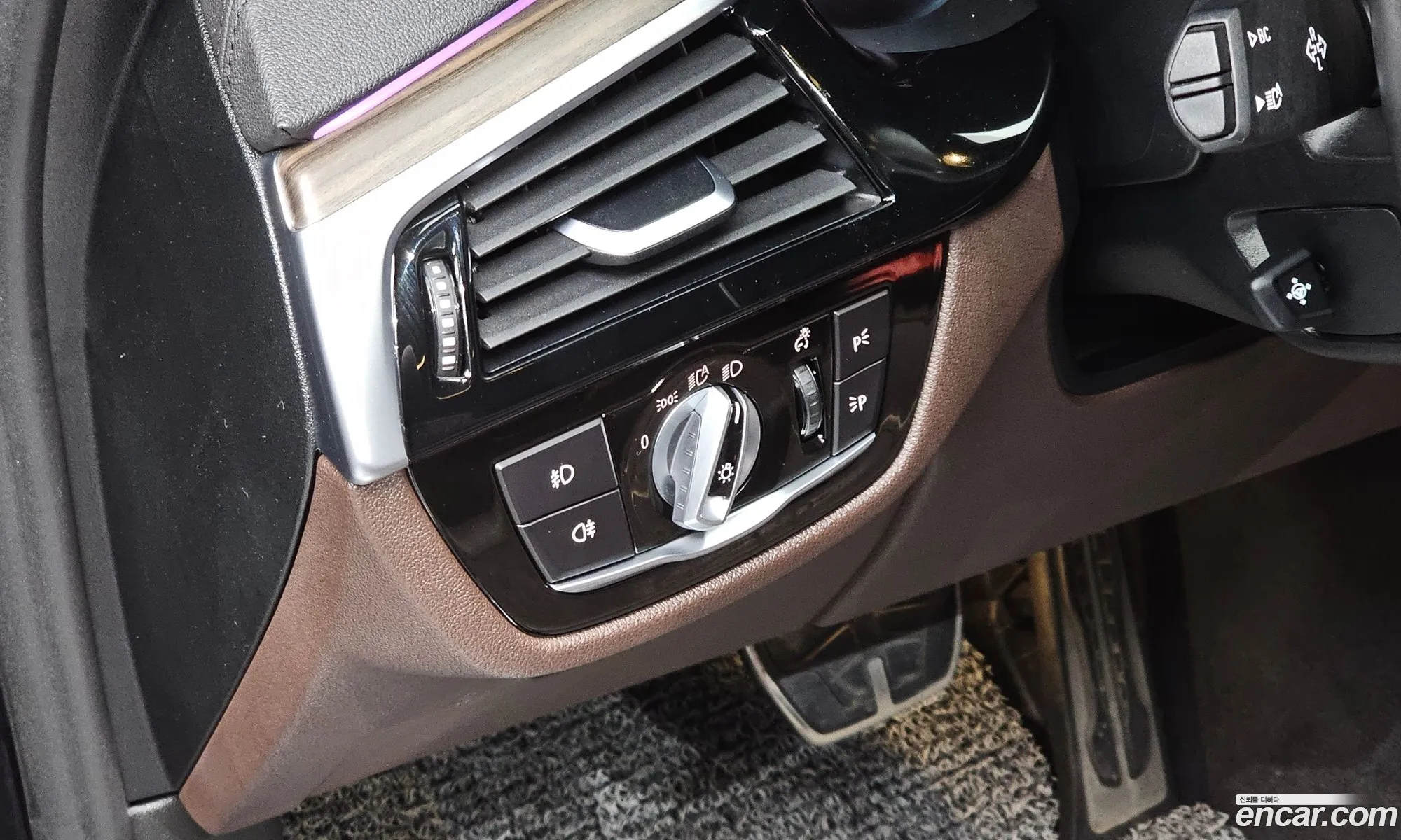 BMW 5 Series 2019 WBAJR5106LCD47938 — 19