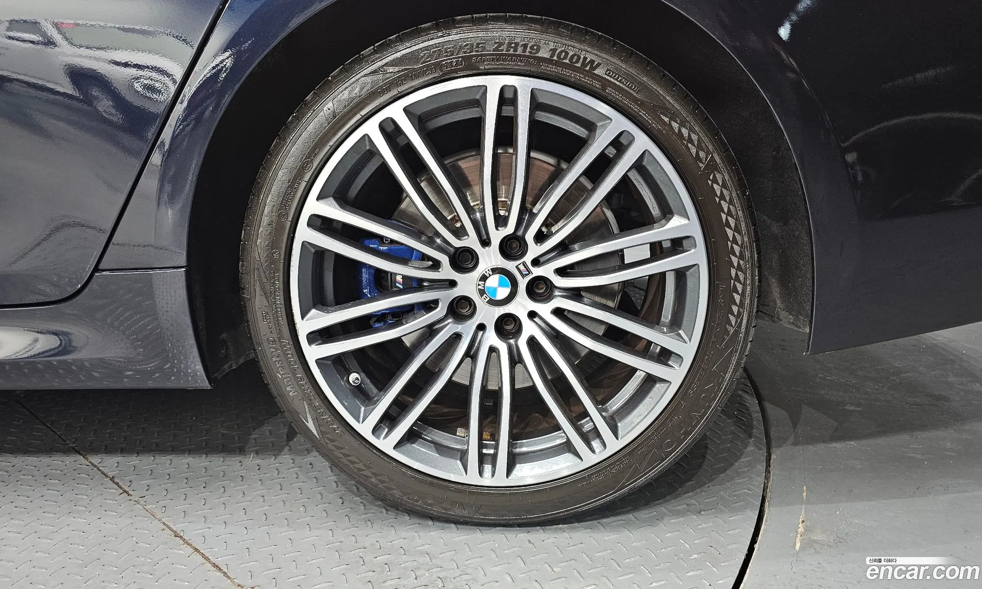 BMW 5 Series 2019 WBAJR5106LCD47938 — 32
