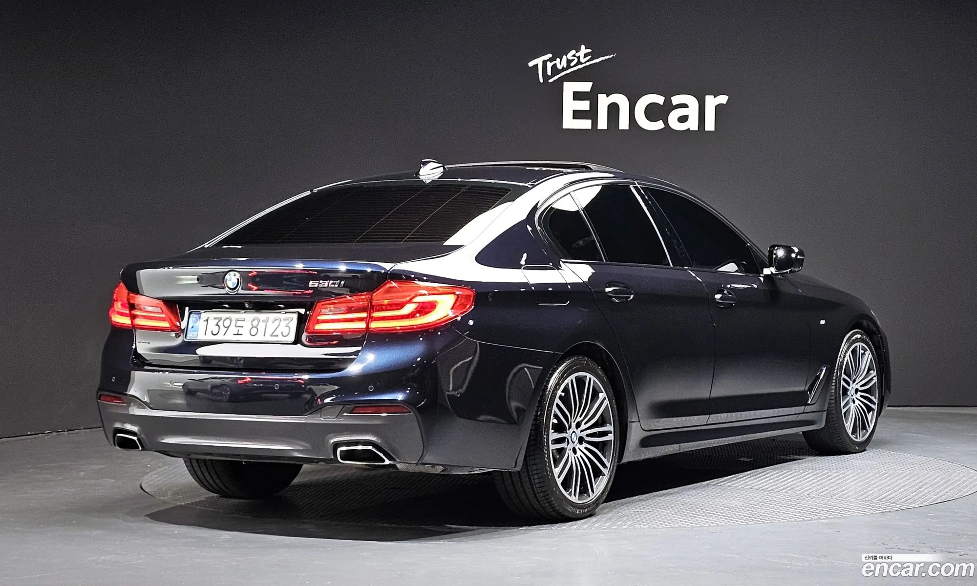 BMW 5 Series 2019 WBAJR5106LCD47938 — 2