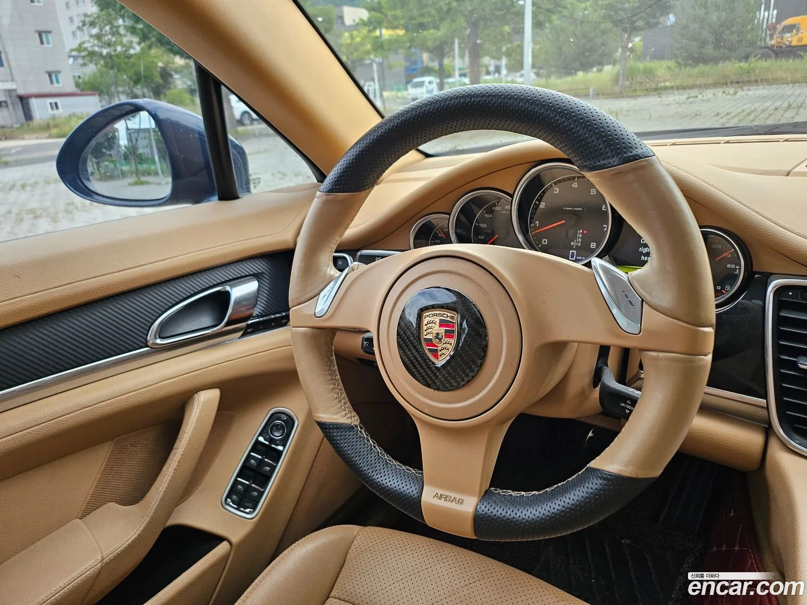 Porsche Panamera 2011 — 17