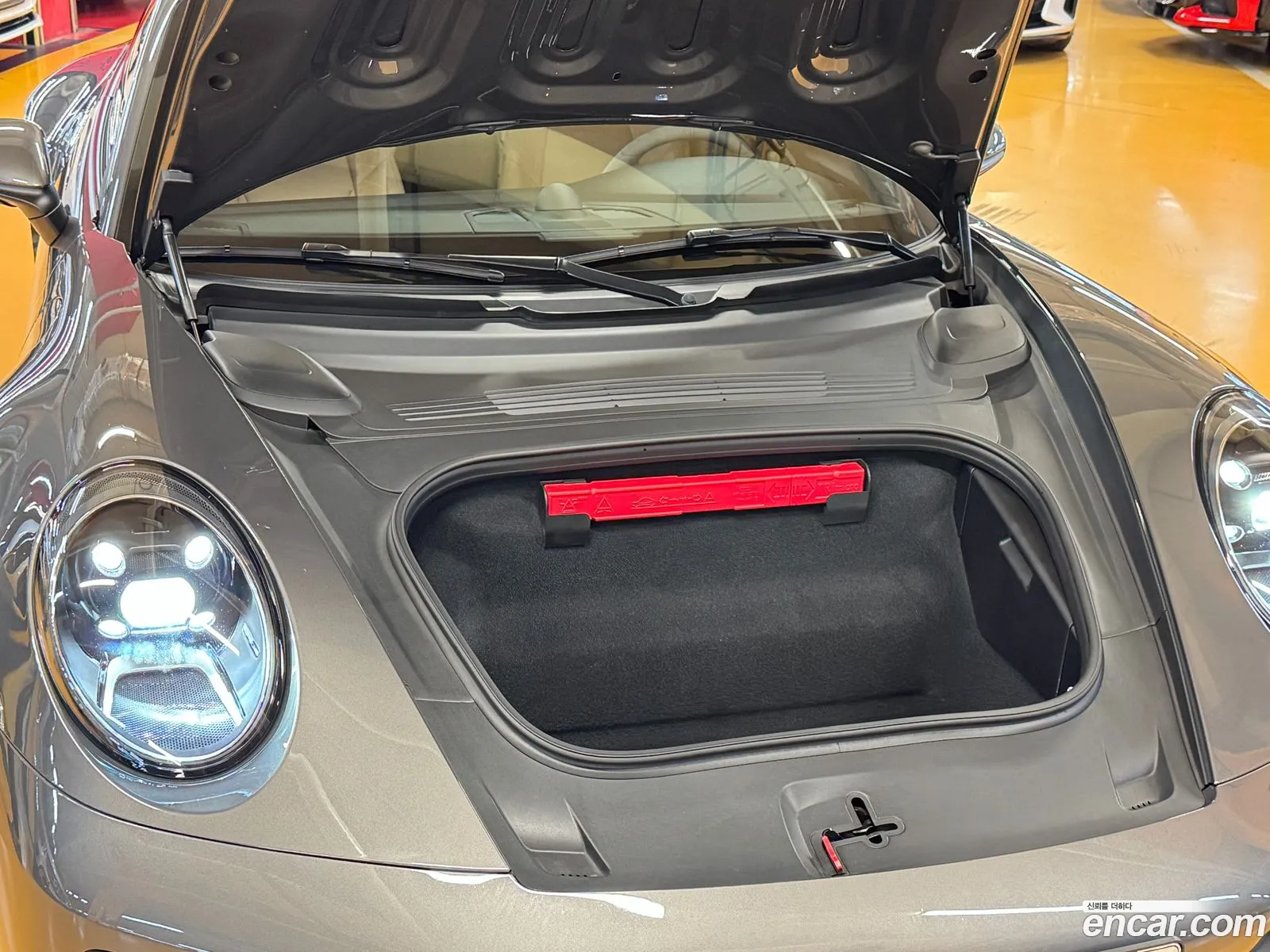 Porsche 911 2020 — 12