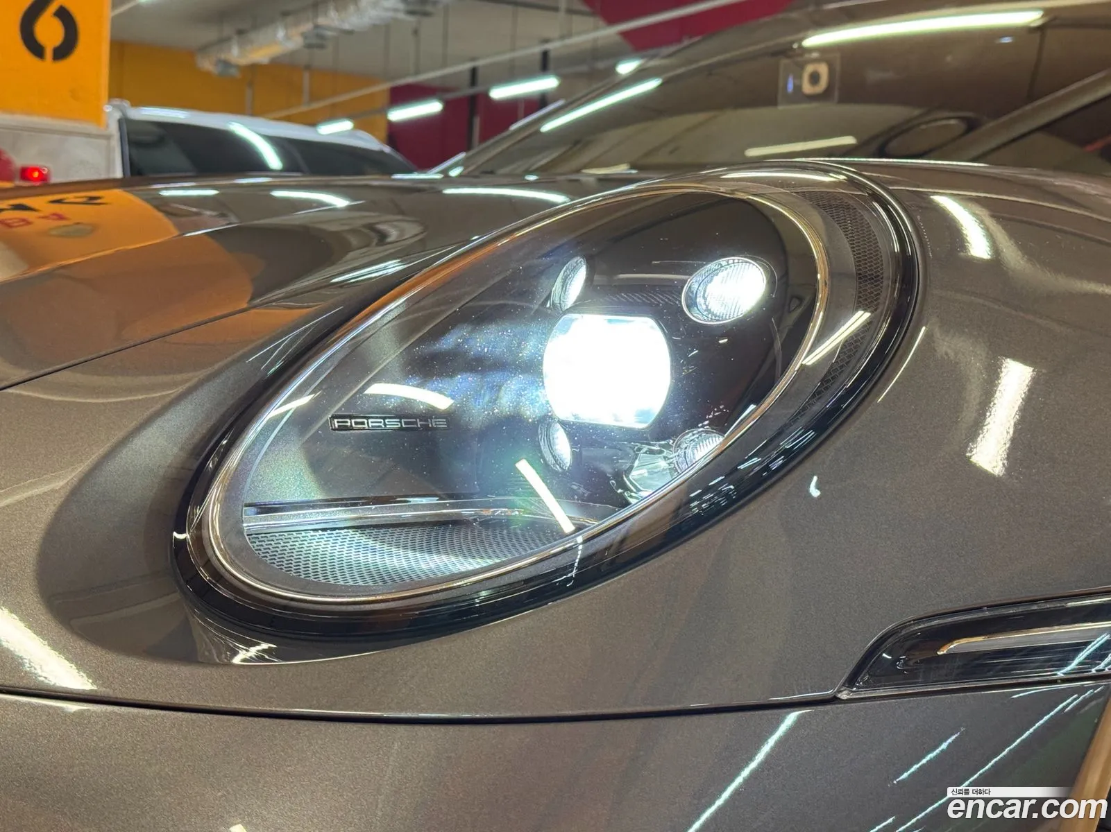 Porsche 911 2020 — 19