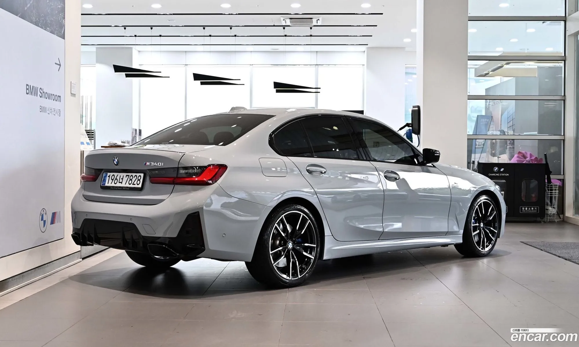 BMW 3 Series 2023 — 8